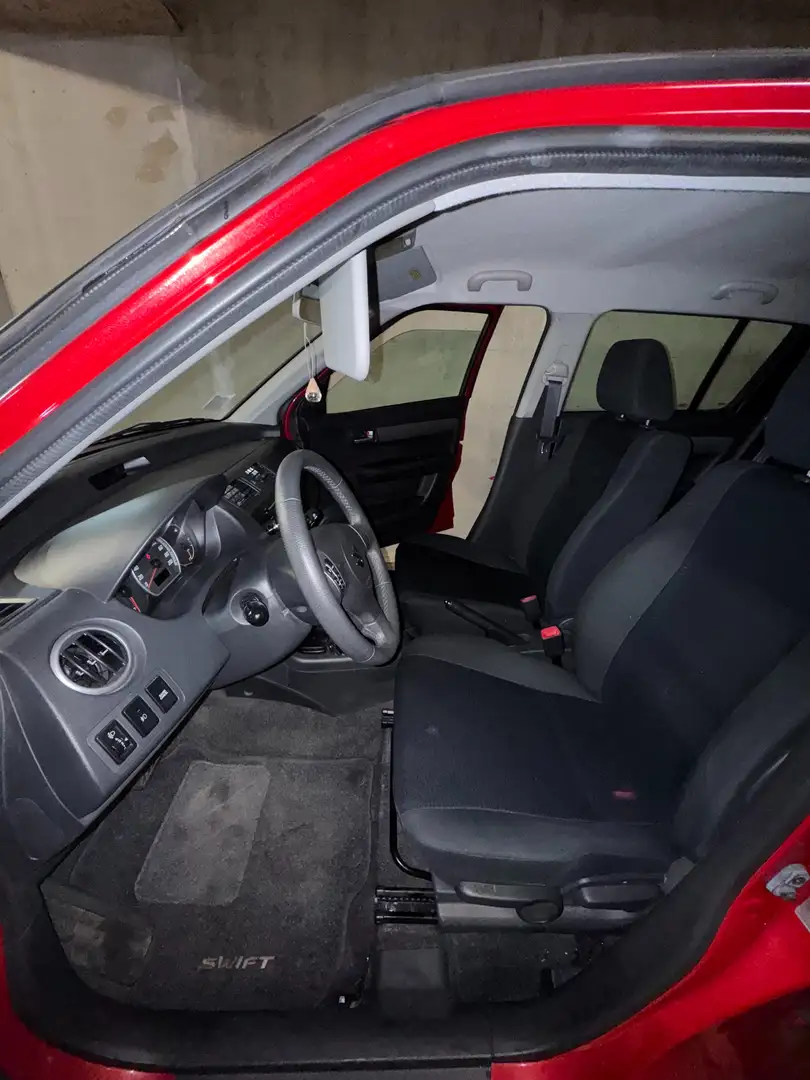 Suzuki Swift Swift 1.3 A-M-T Comfort Rouge - 2