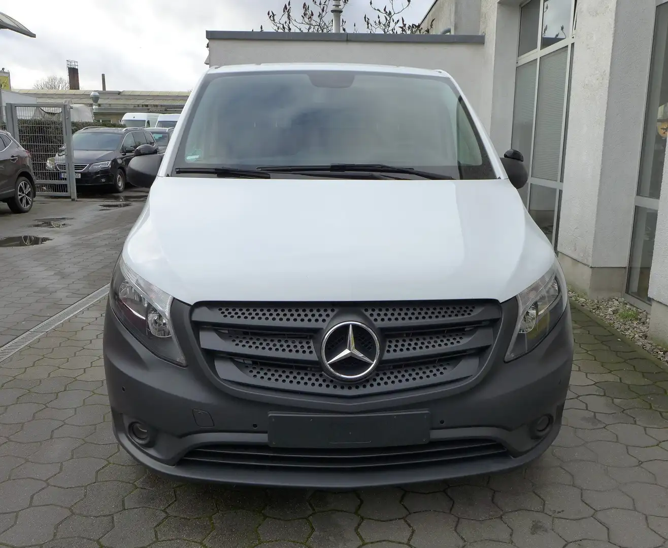 Mercedes-Benz Vito 114/116 CDI lang Aut Klima Kamera Navi Weiß - 2