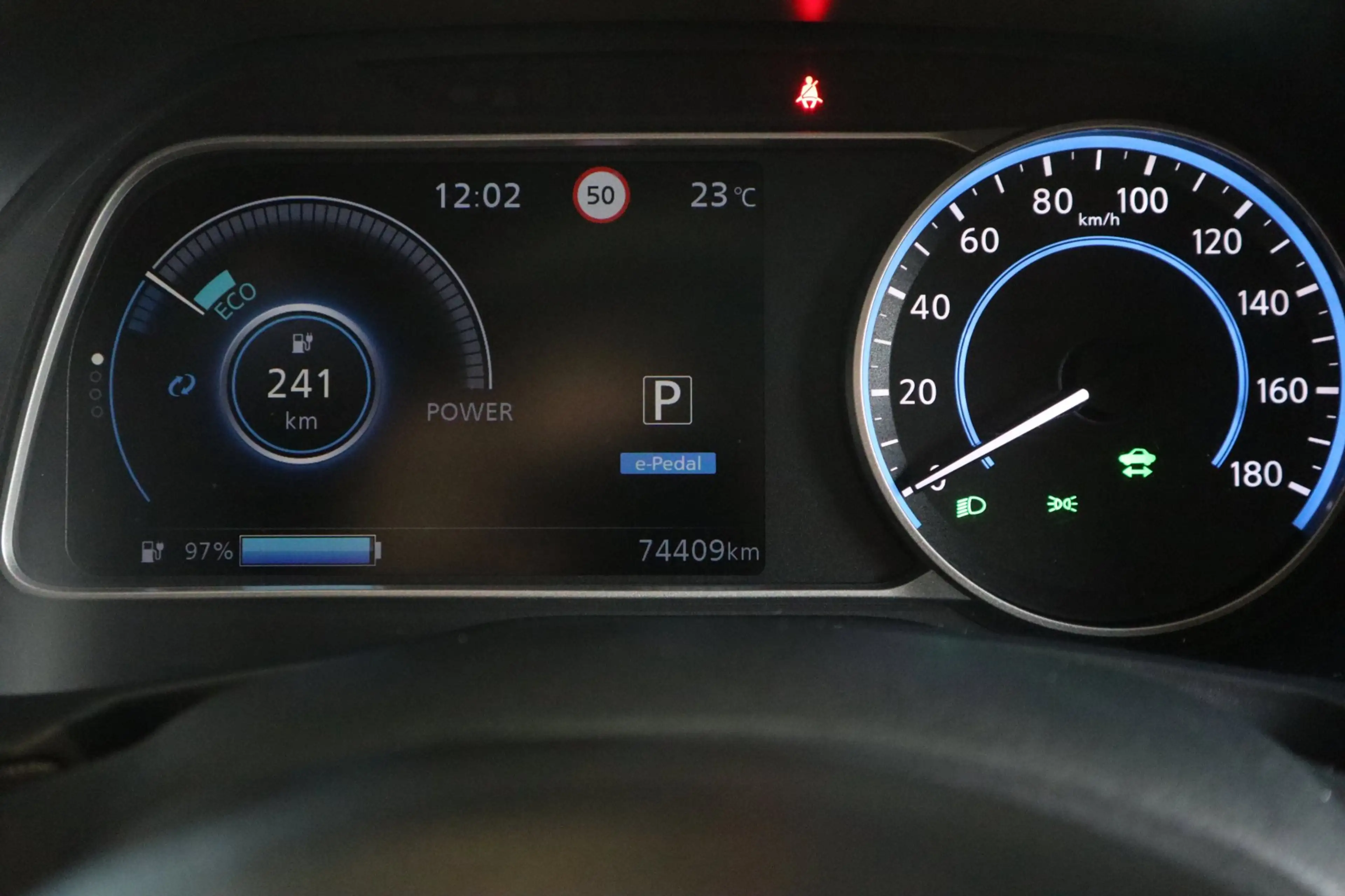 Nissan Leaf Tekna 40 kWh | BOSE | CARPLAY | — photo 11