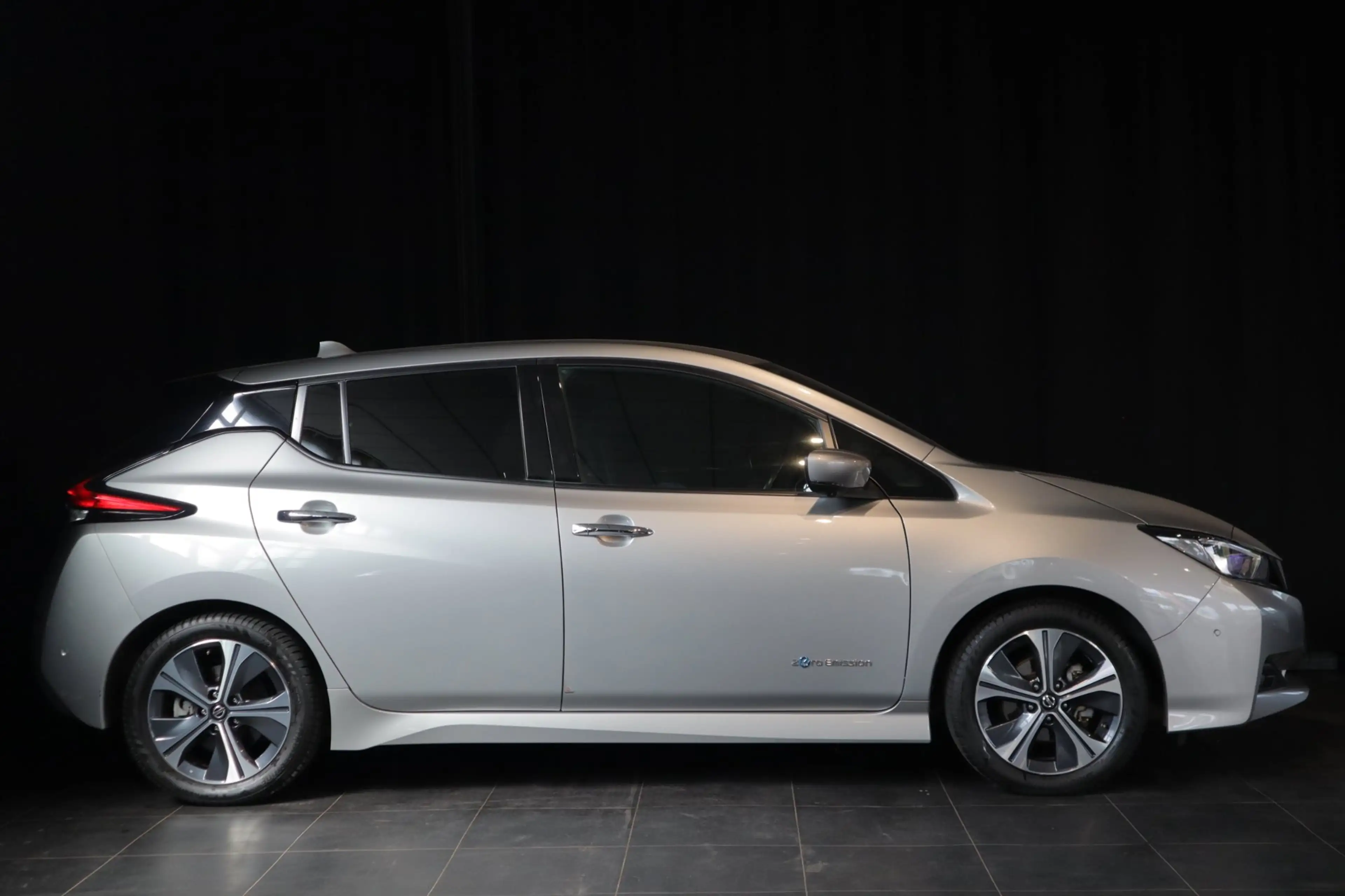 Nissan Leaf Tekna 40 kWh | BOSE | CARPLAY | — photo 5