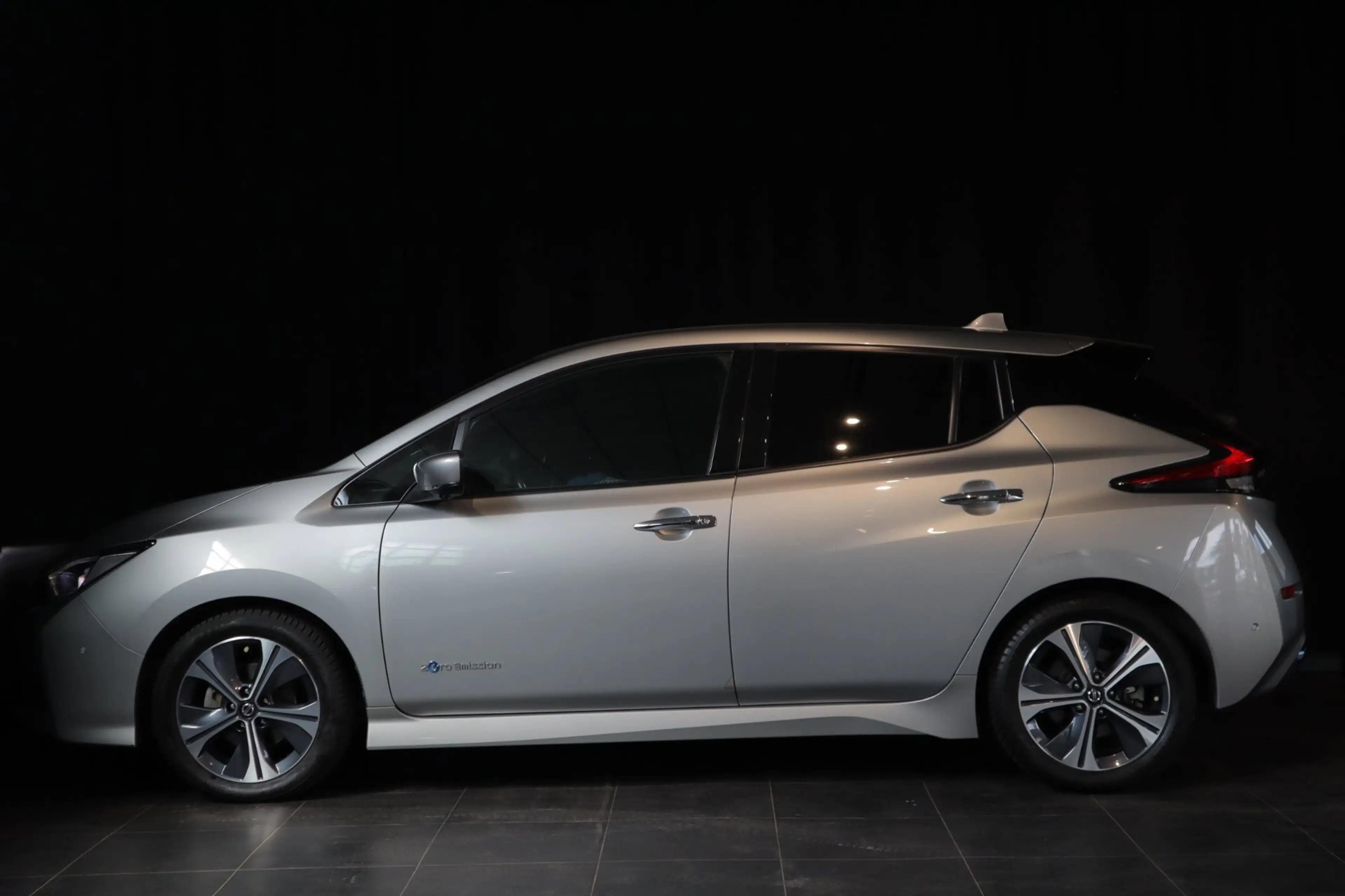 Nissan Leaf Tekna 40 kWh | BOSE | CARPLAY | — photo 6