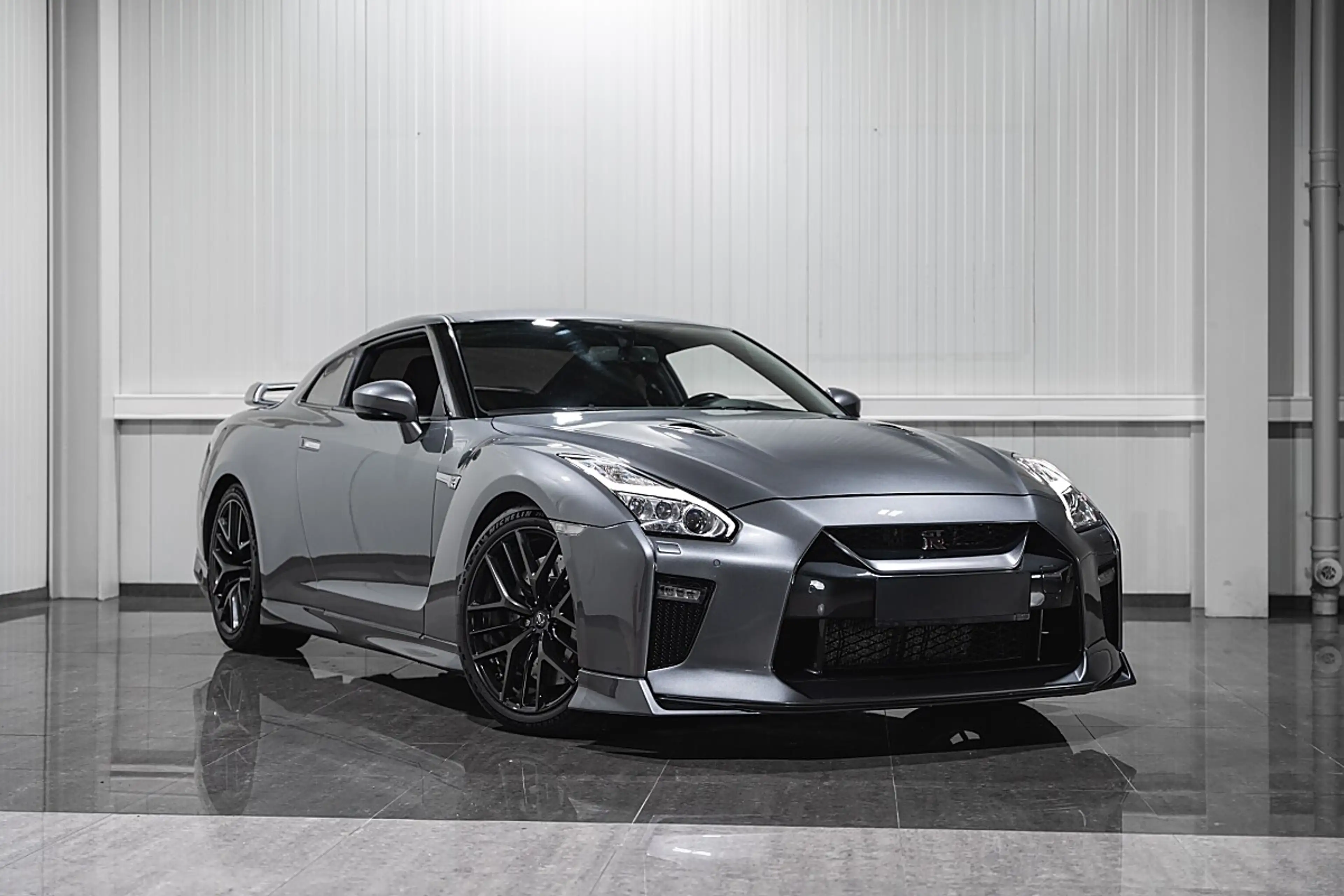 Nissan GT-R Black Edition — photo 4