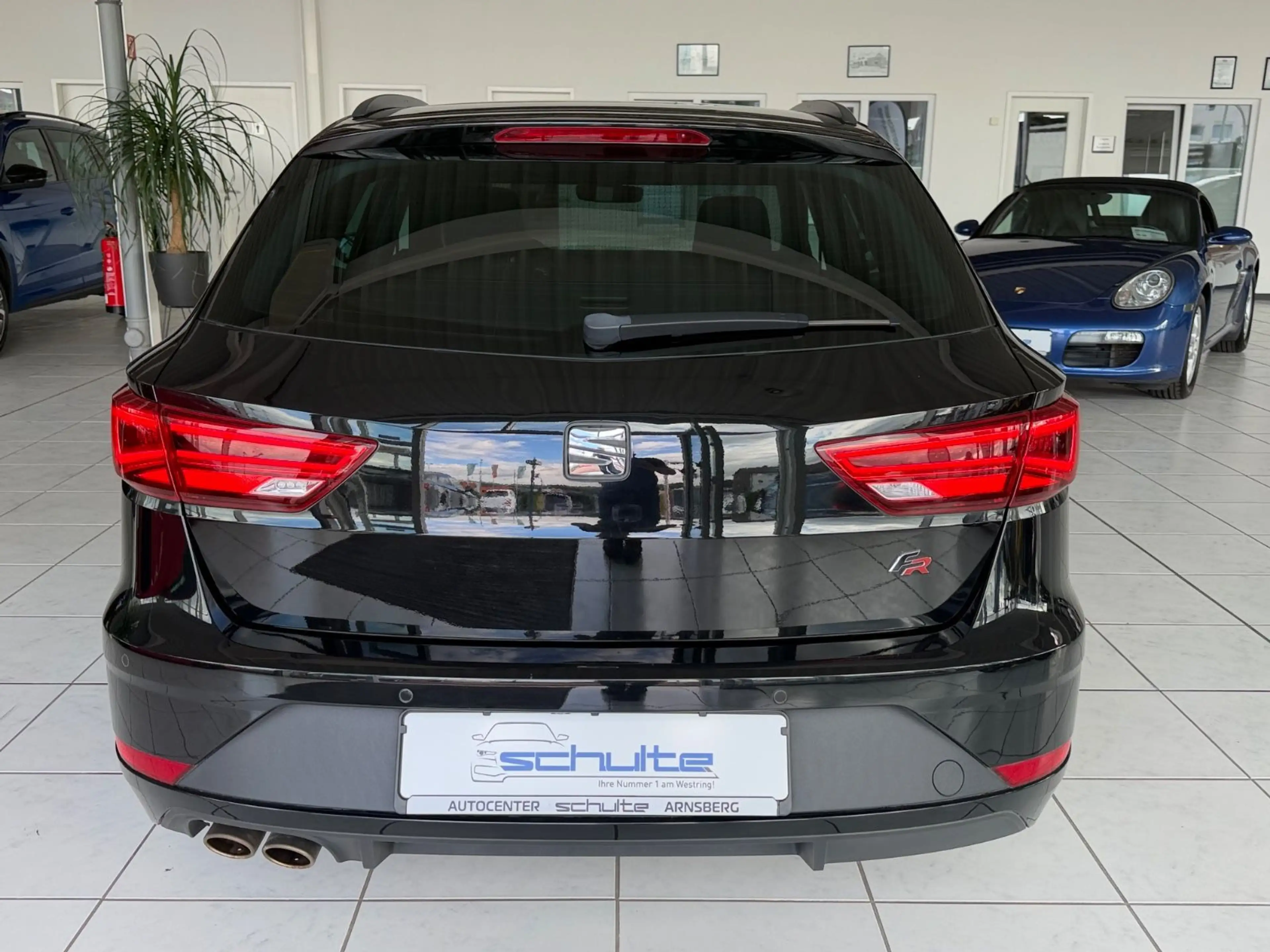 SEAT Leon ST FR Black Edition Pano*Navi*CarP*LED*DCC — photo 7