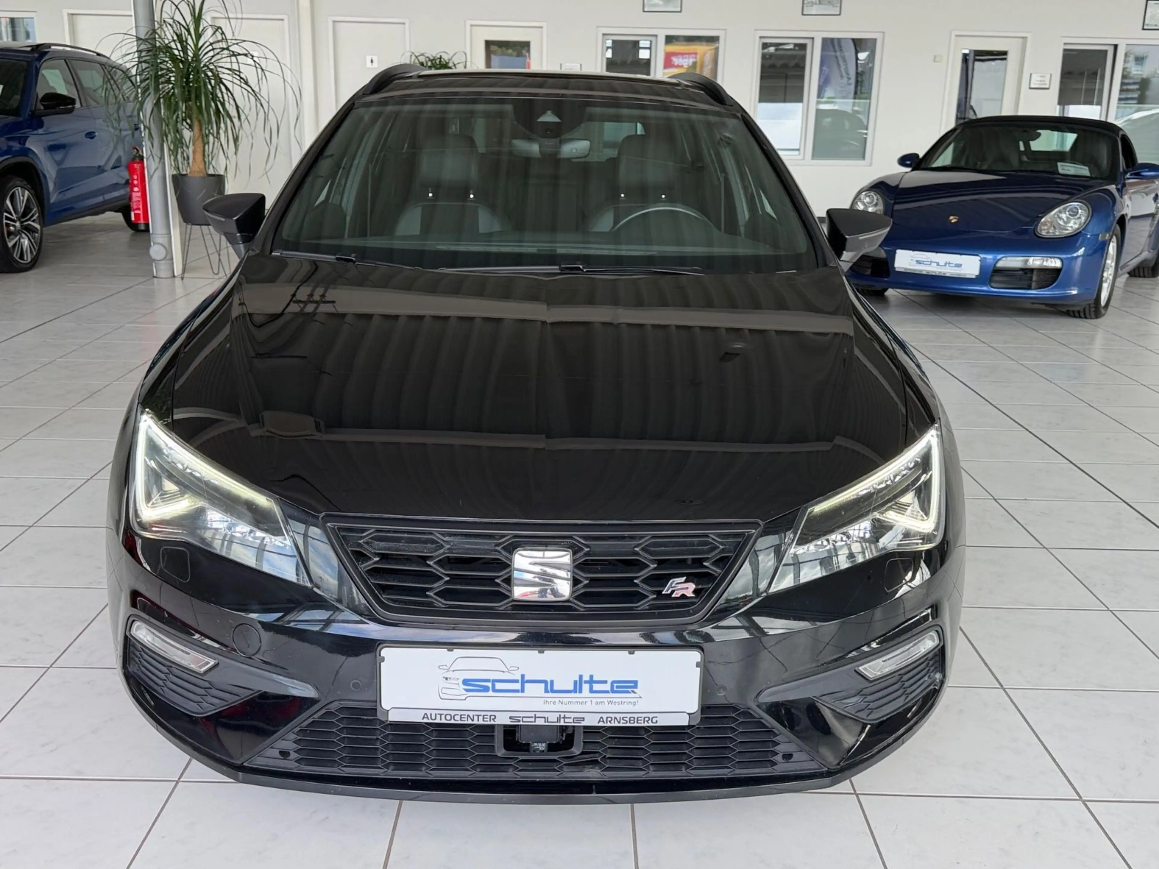 SEAT Leon ST FR Black Edition Pano*Navi*CarP*LED*DCC — photo 6