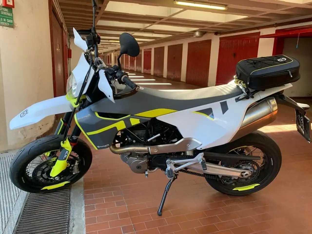 Husqvarna 701 Supermoto