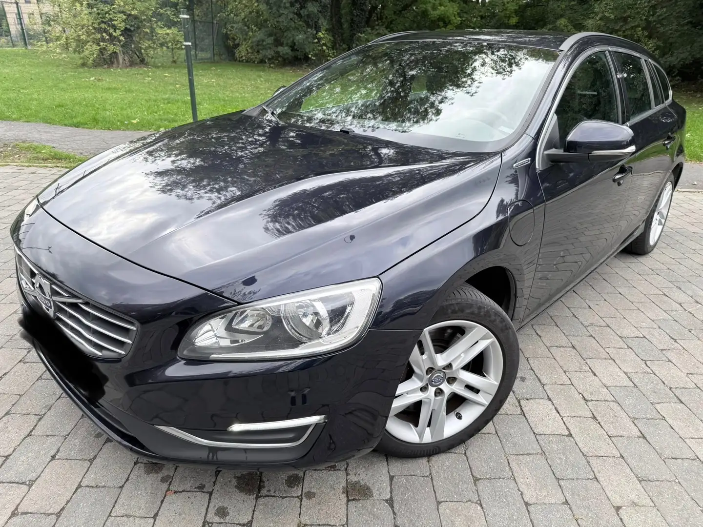 Volvo V60 Volvo V60 D6 Twin Engine Geartronic Summum euro6b Noir - 1