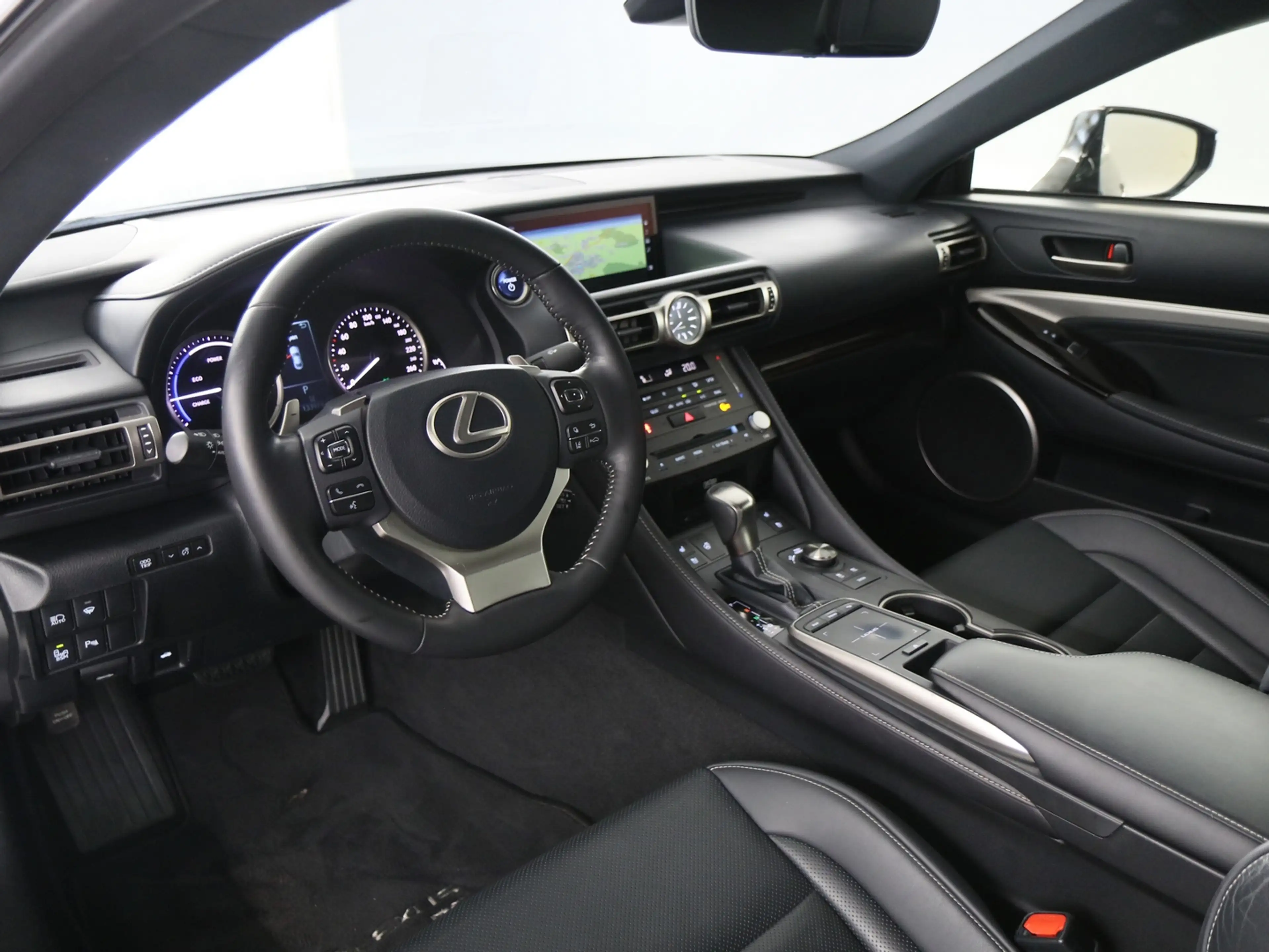 Lexus RC 300h Luxury Line | Stoelgehuegen | Stoelen Verwarmd en — photo 7