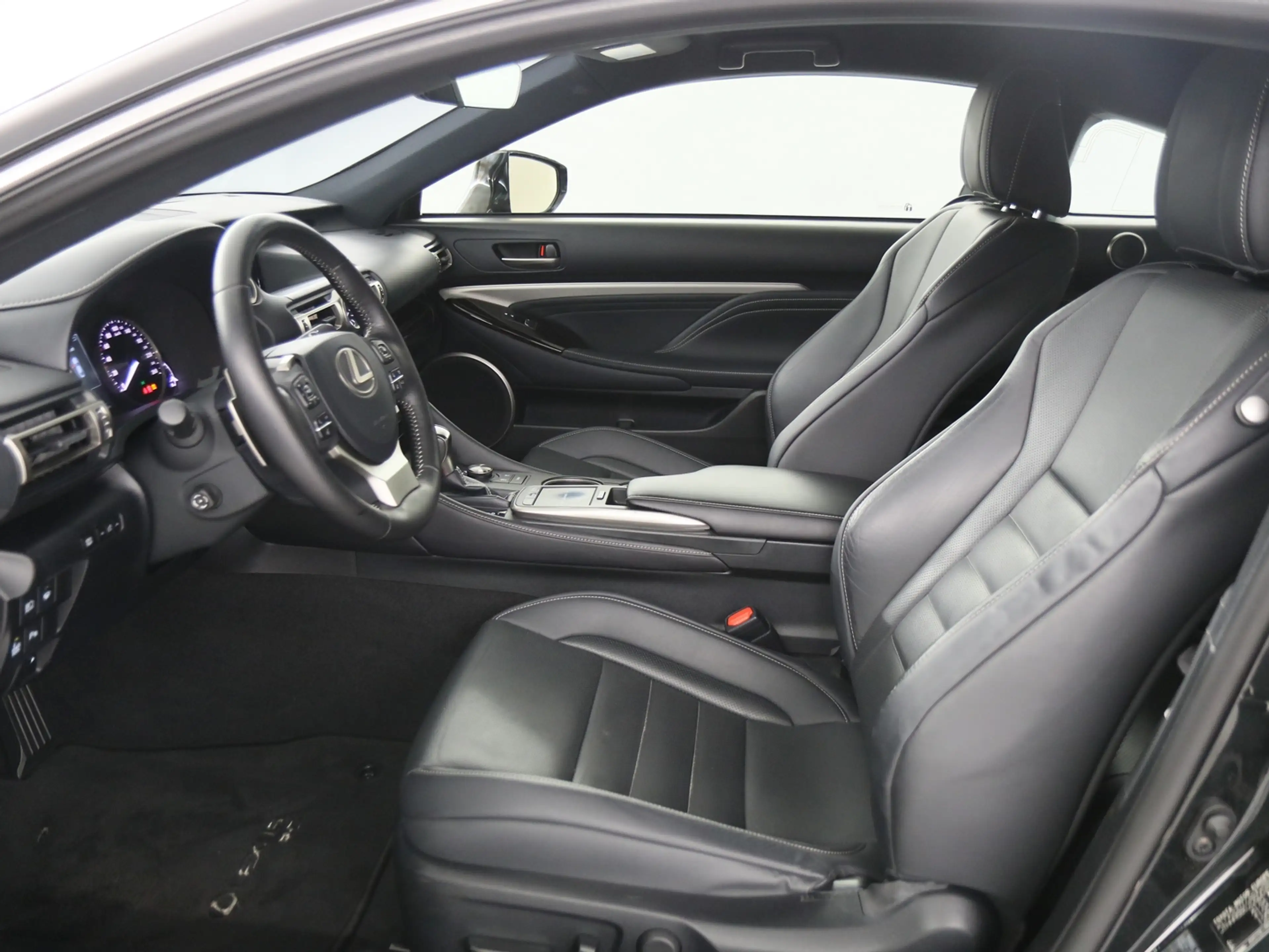 Lexus RC 300h Luxury Line | Stoelgehuegen | Stoelen Verwarmd en — photo 8