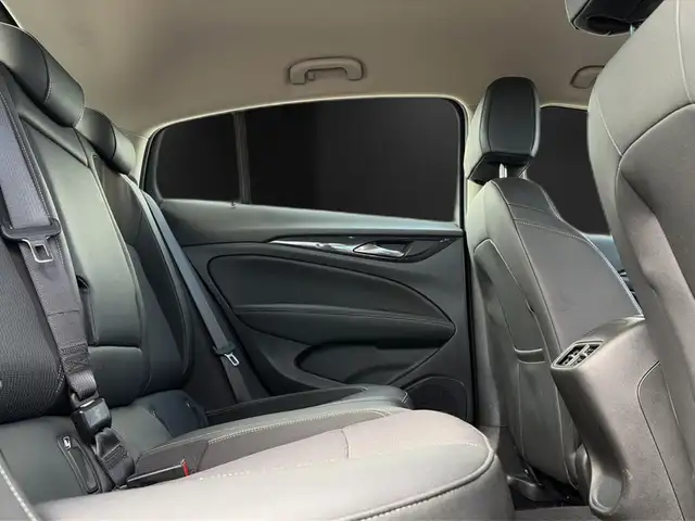 Opel Insignia view 23