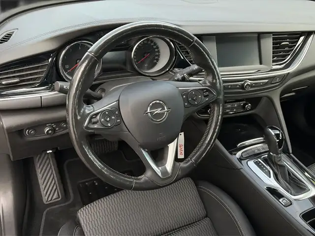 Opel Insignia view 16