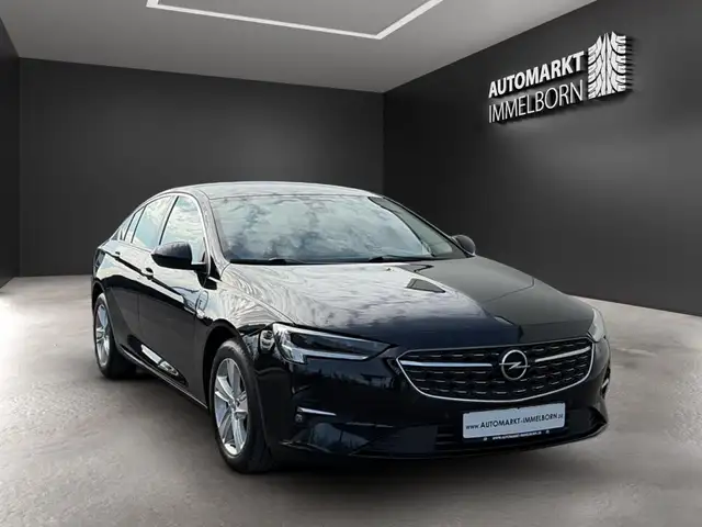 Opel Insignia view 2