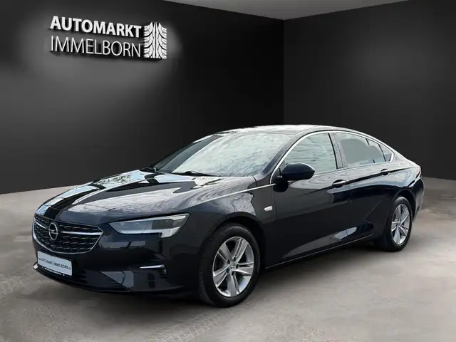 Opel Insignia view 4
