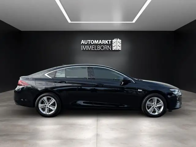 Opel Insignia view 11