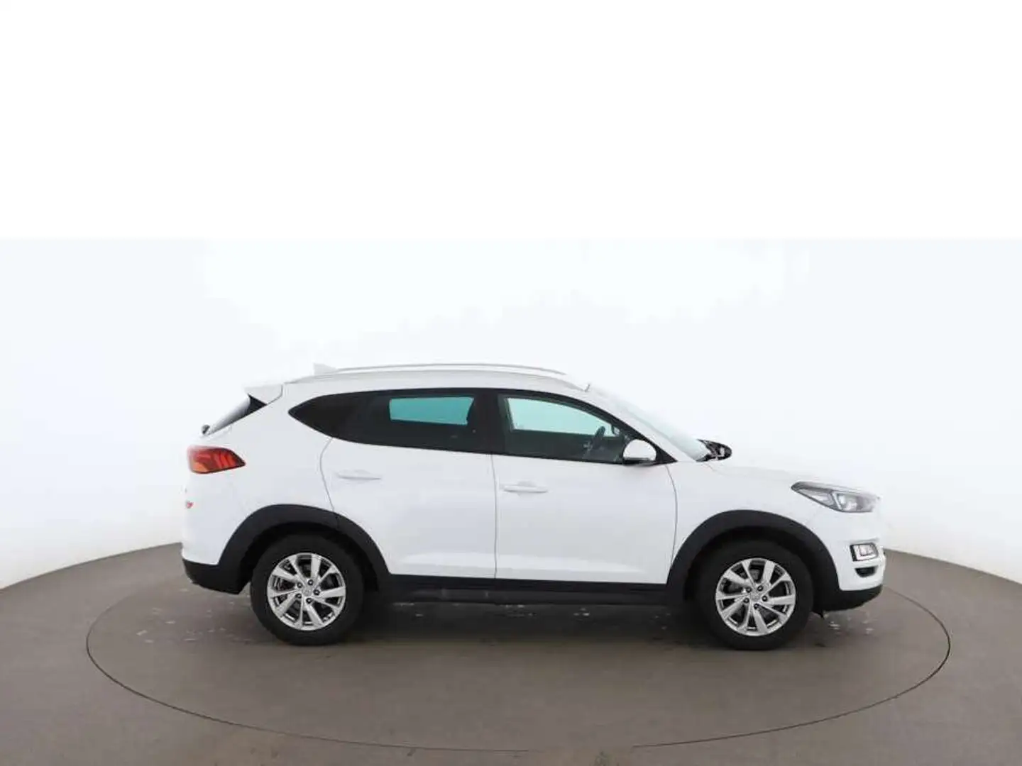 Hyundai TUCSON 1.6 CRDi Trend Aut AHK NAVI SITZHZG R-CAM Weiß - 2