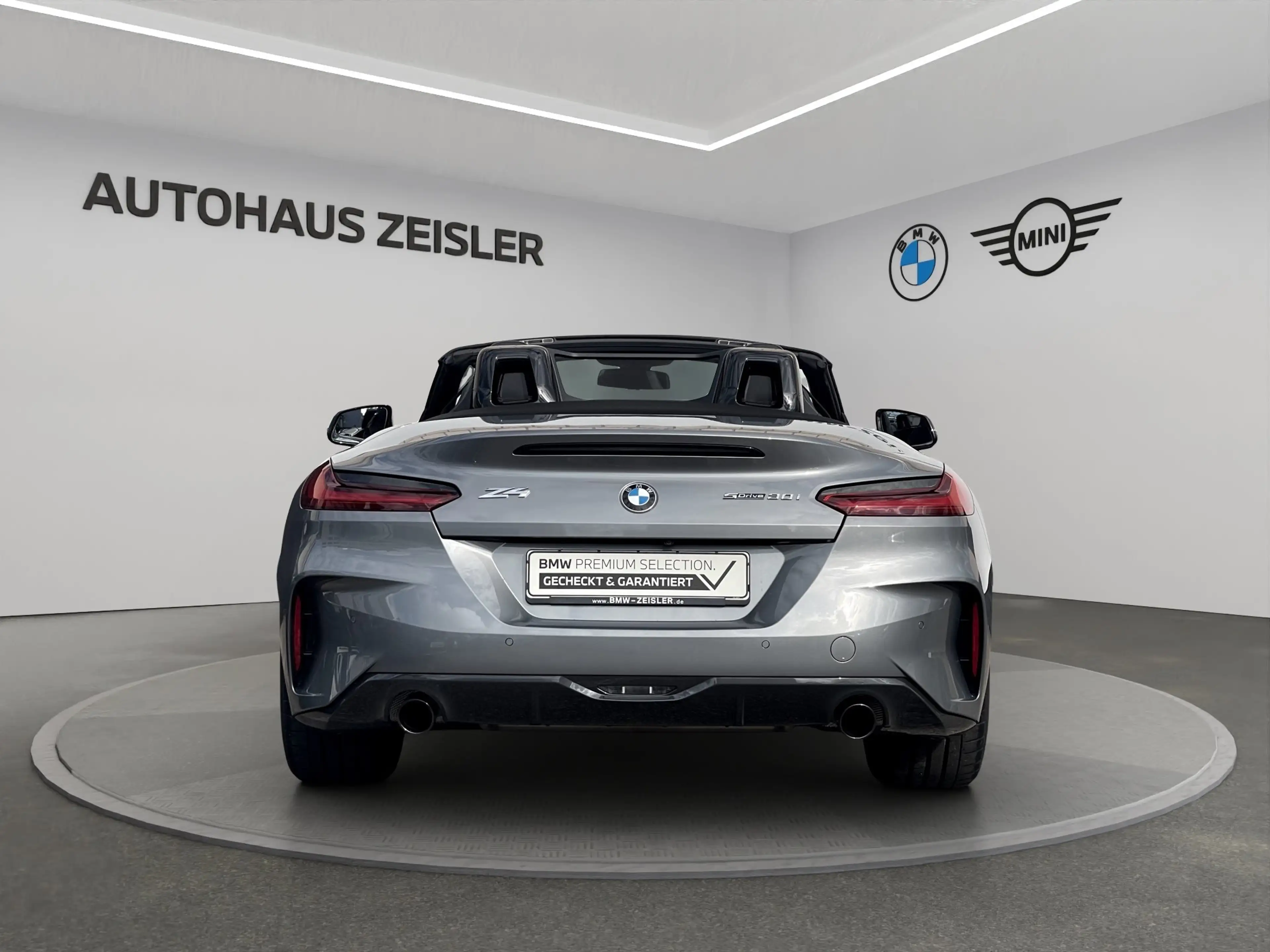 BMW Z4 sDrive30i — photo 6