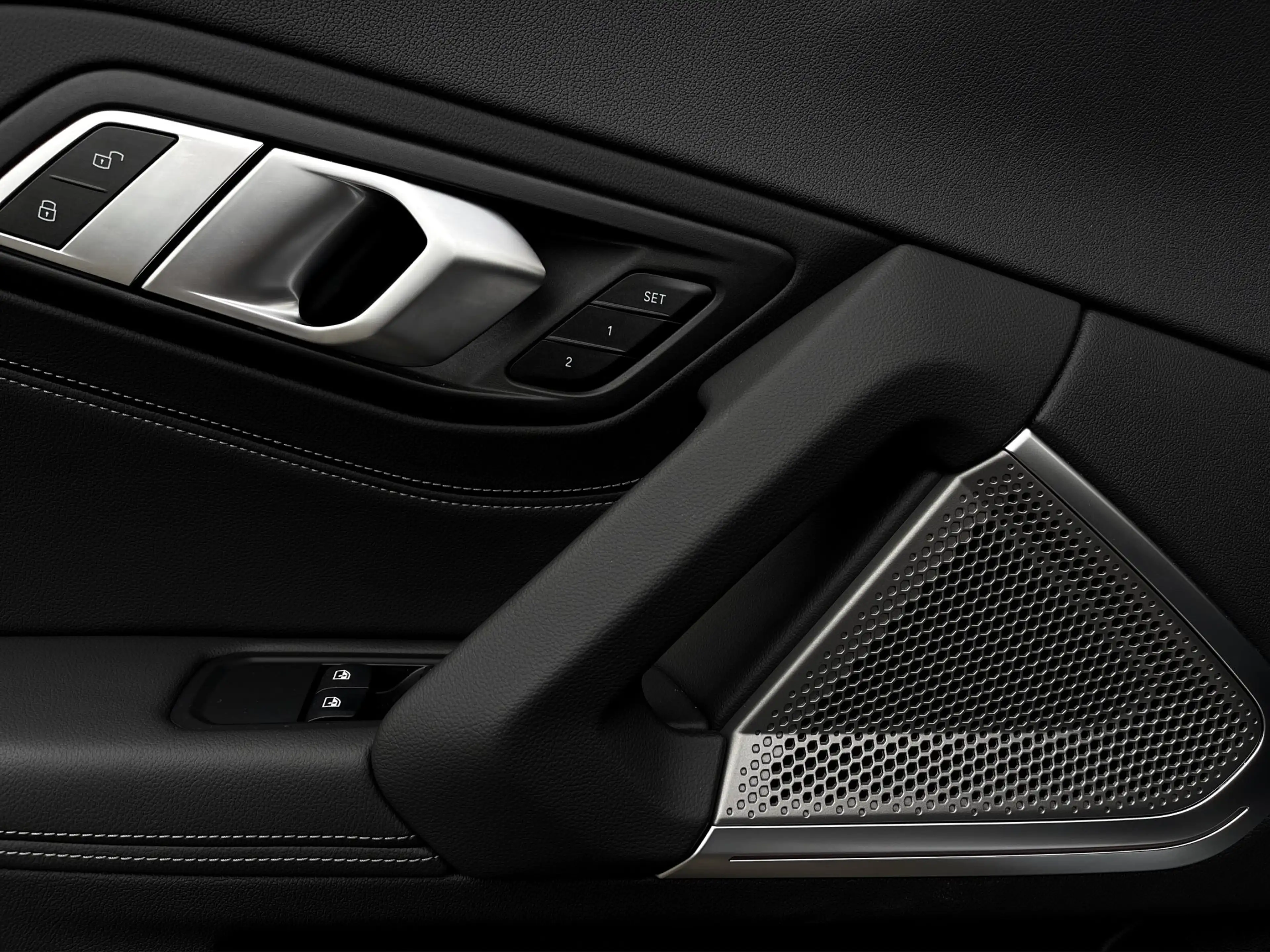 BMW Z4 sDrive30i — photo 15