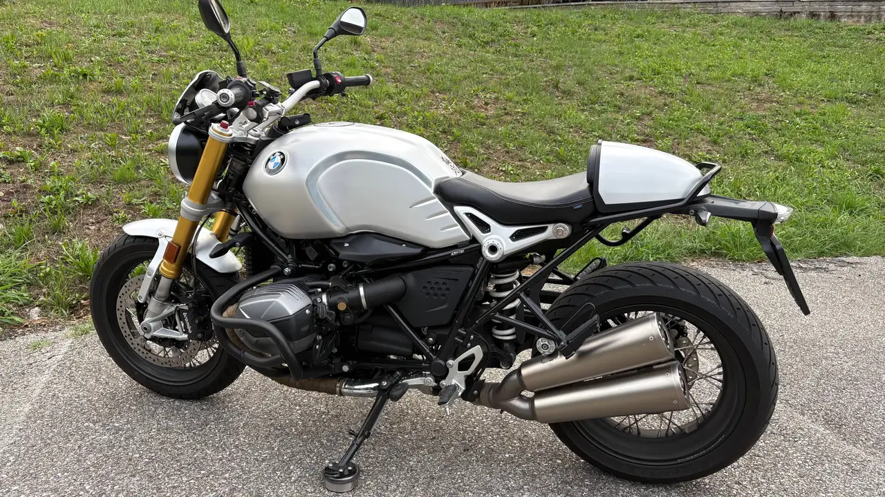 BMW R nineT