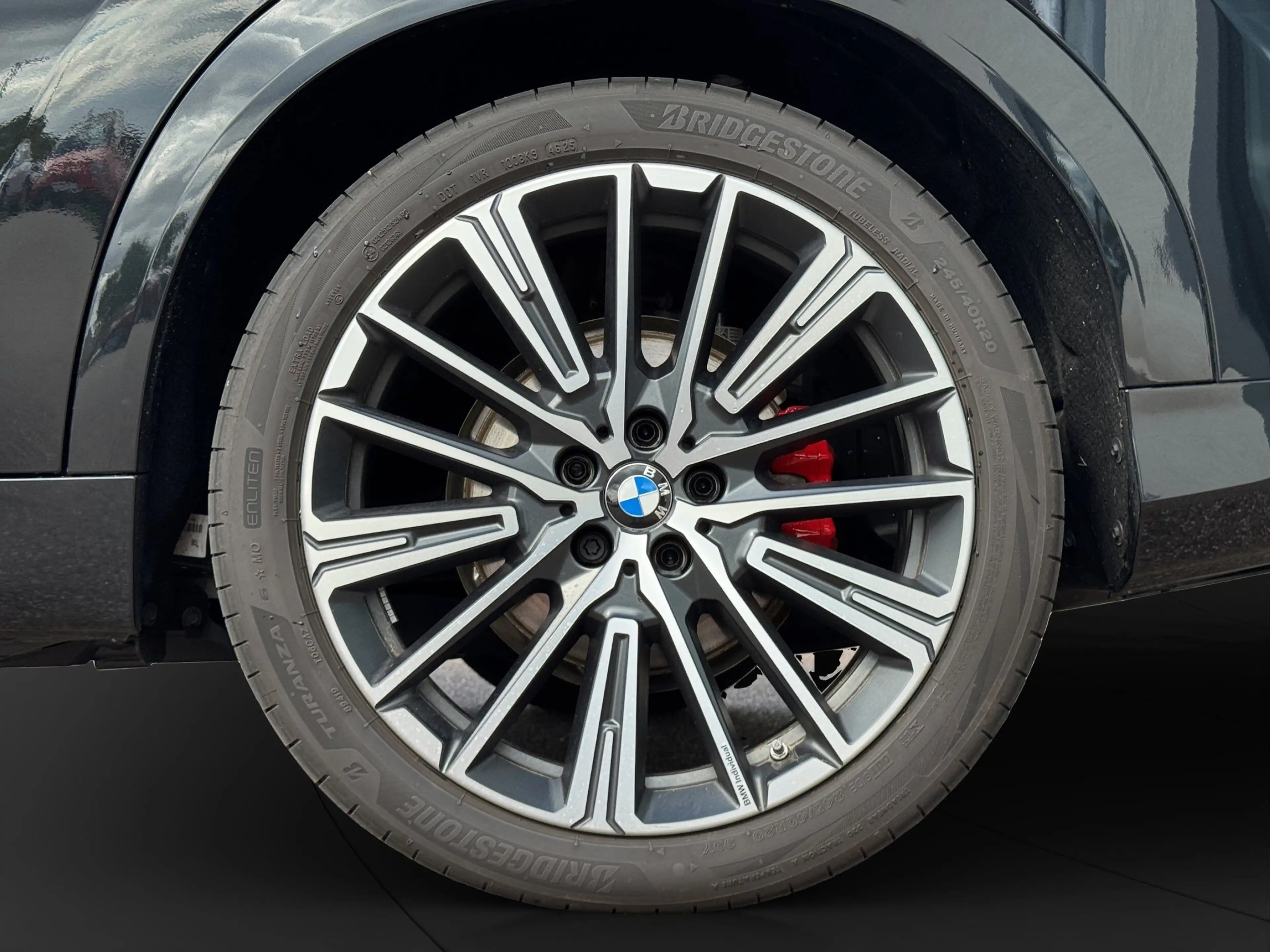 BMW iX2 30xDrive M Sport — photo 10