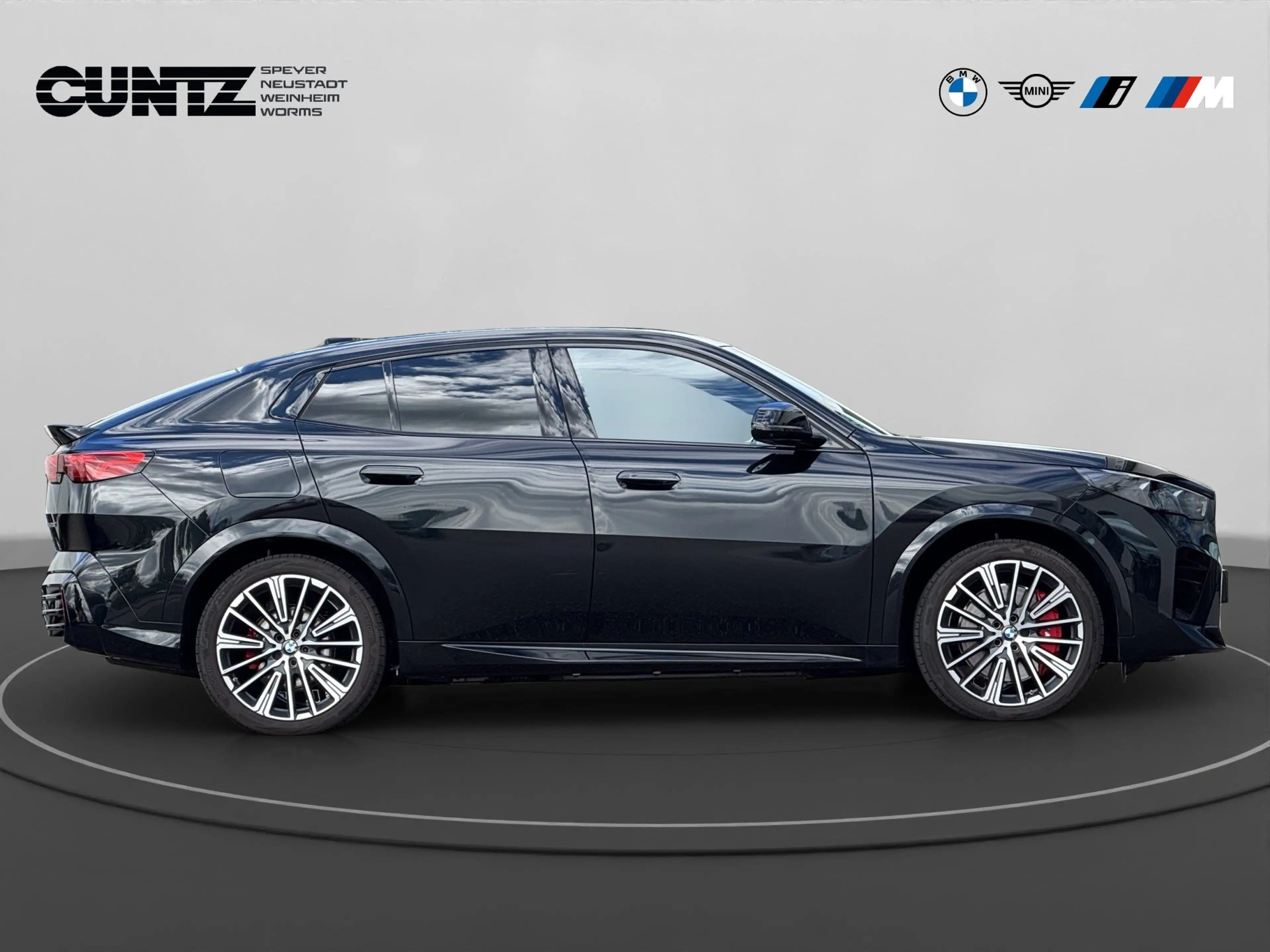 BMW iX2 30xDrive M Sport — photo 4