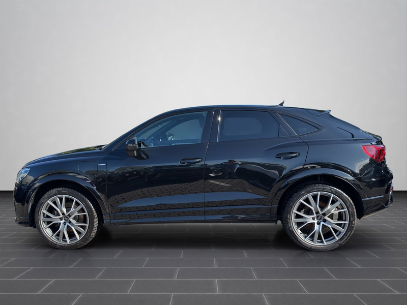 Audi Q3 45 TFSIe S line MATRIX PANO AHK — photo 7