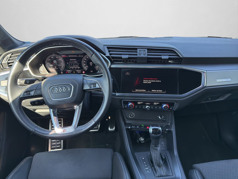 Audi Q3 45 TFSIe S line MATRIX PANO AHK — photo 3