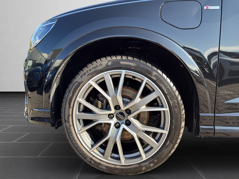 Audi Q3 45 TFSIe S line MATRIX PANO AHK — photo 8