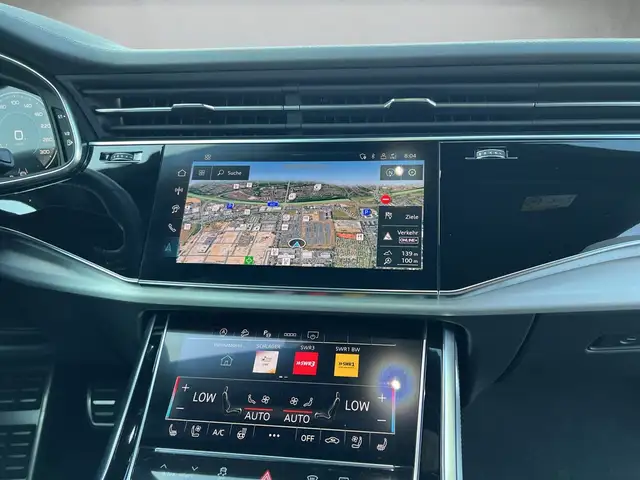 Audi Q7 view 10