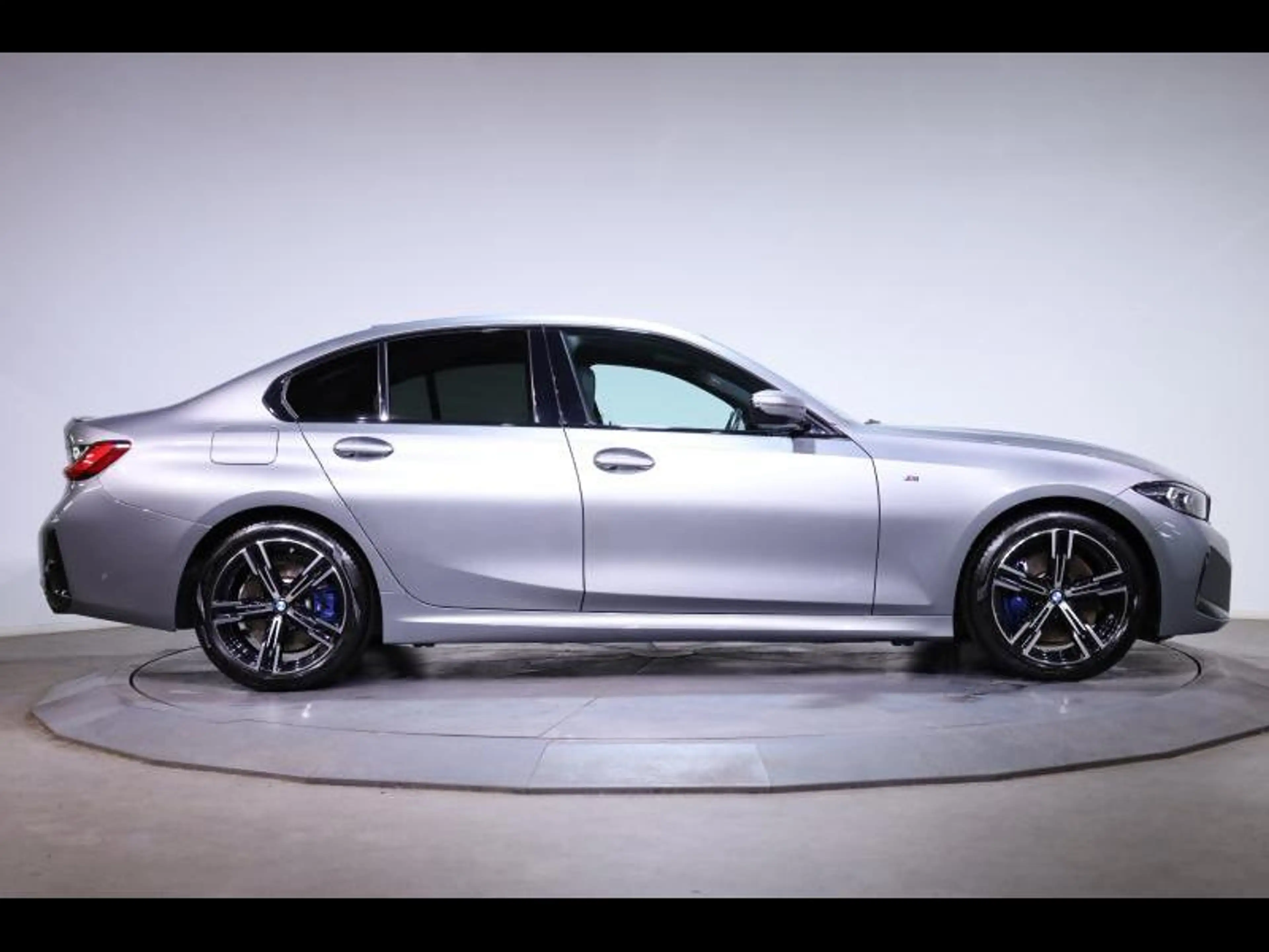 BMW 318 i Berline Kit M Sport — photo 4