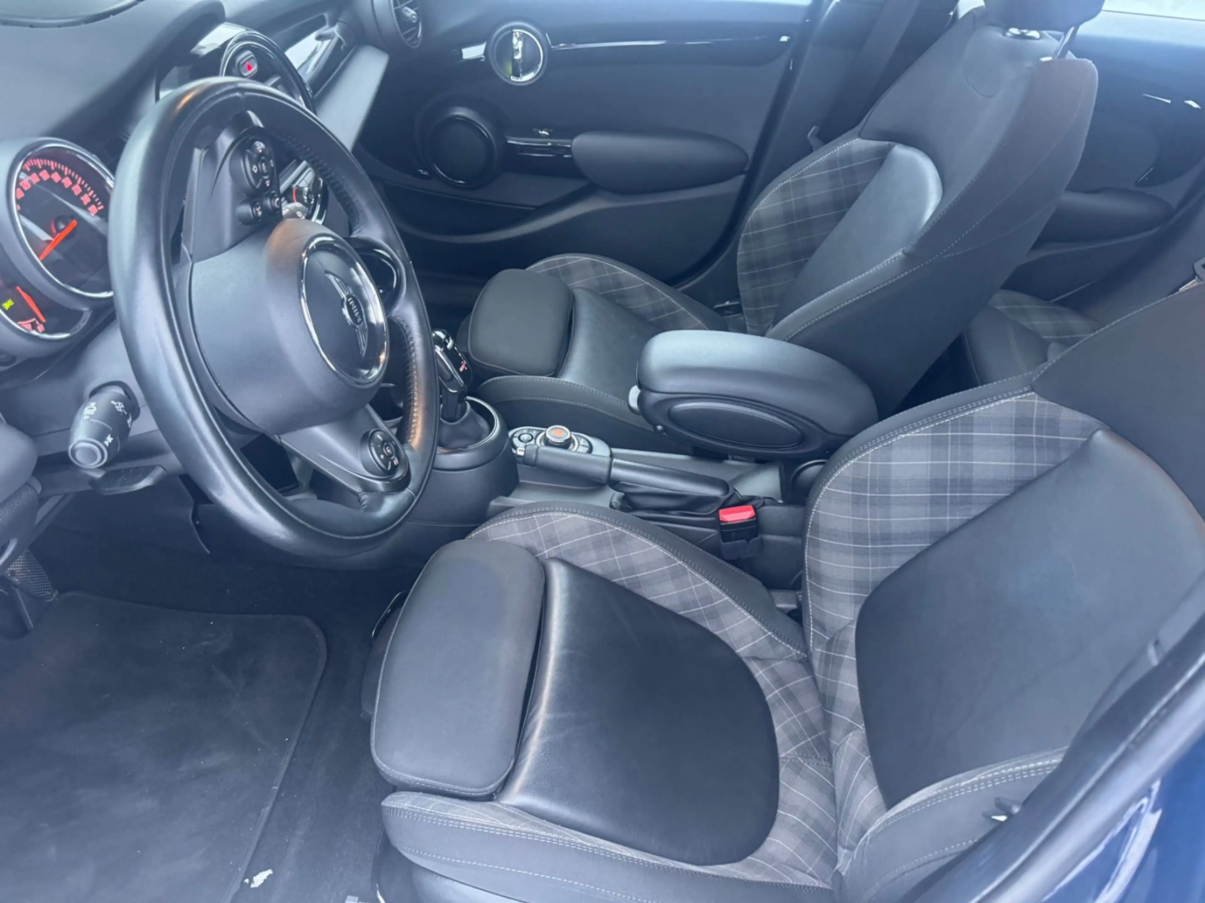 MINI Cooper SD Mini 5-trg. Cooper SD Aut. — photo 7