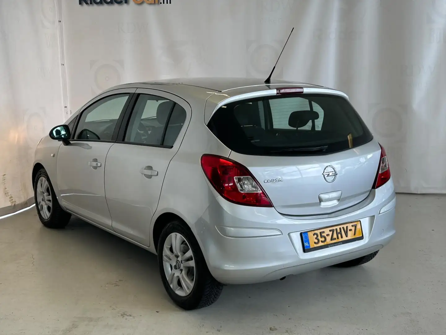 Opel Corsa 1.2-16V Cosmo|AIRCO|ELEK RAMEN VOOR|VELGEN|2 SLEUT Grijs - 2