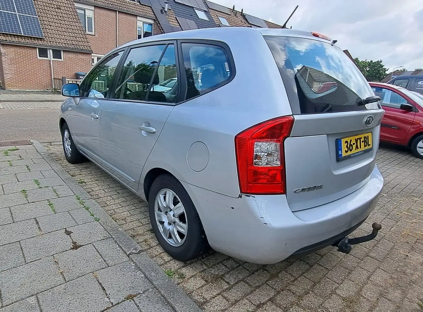 Kia Carens Carens 2.0 CVVT X-tra Plateado - 2