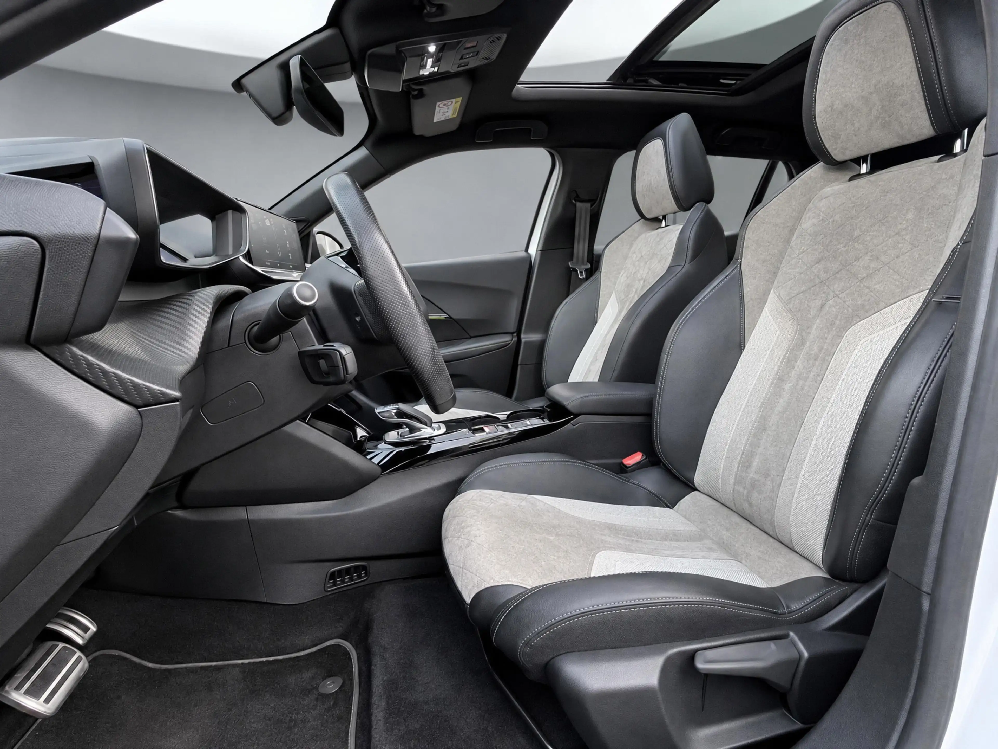 Peugeot e-2008 EV GT Pack 50 kWh SOH 90,06% GT | Panoramadak | Ad — photo 13