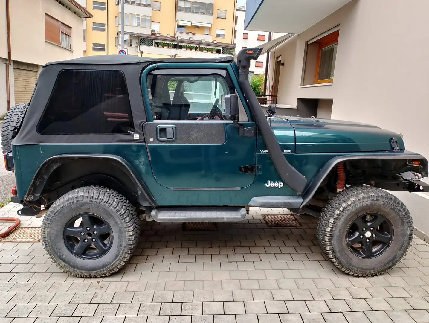 Jeep Wrangler Hard Top 4.0 - 1