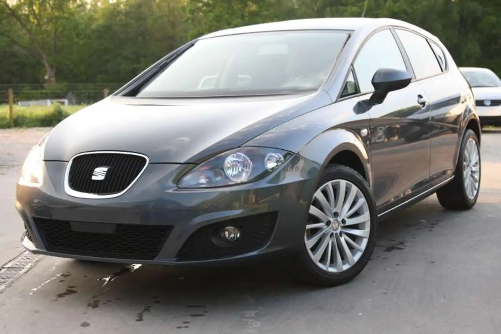 SEAT Leon 1.6 TDI - 140.000KM - 2013 Grijs - 1