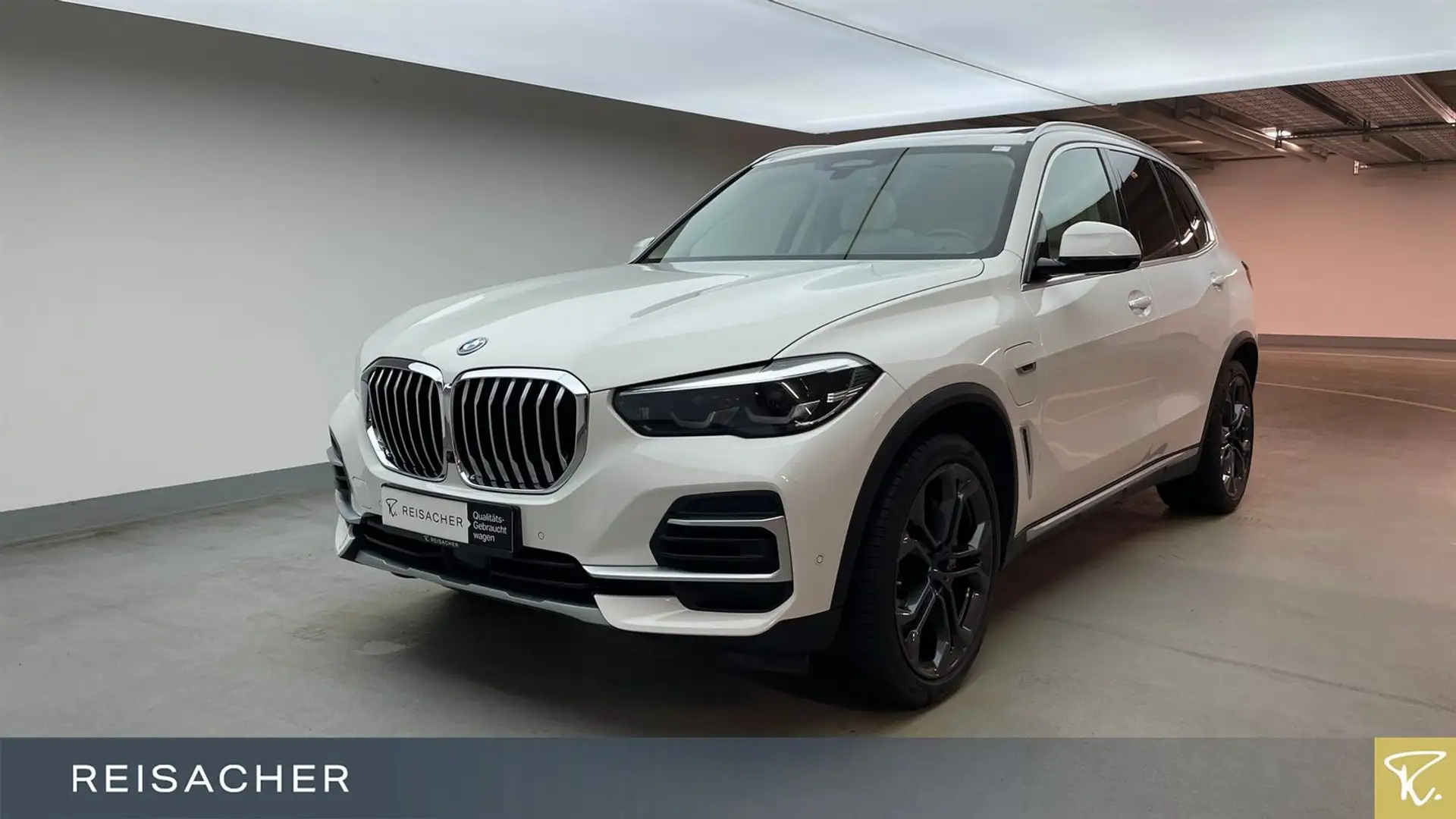 BMW X5 xDrive45e X-Line Pano,DAProf,Pano,PA+,H-K Weiß - 1