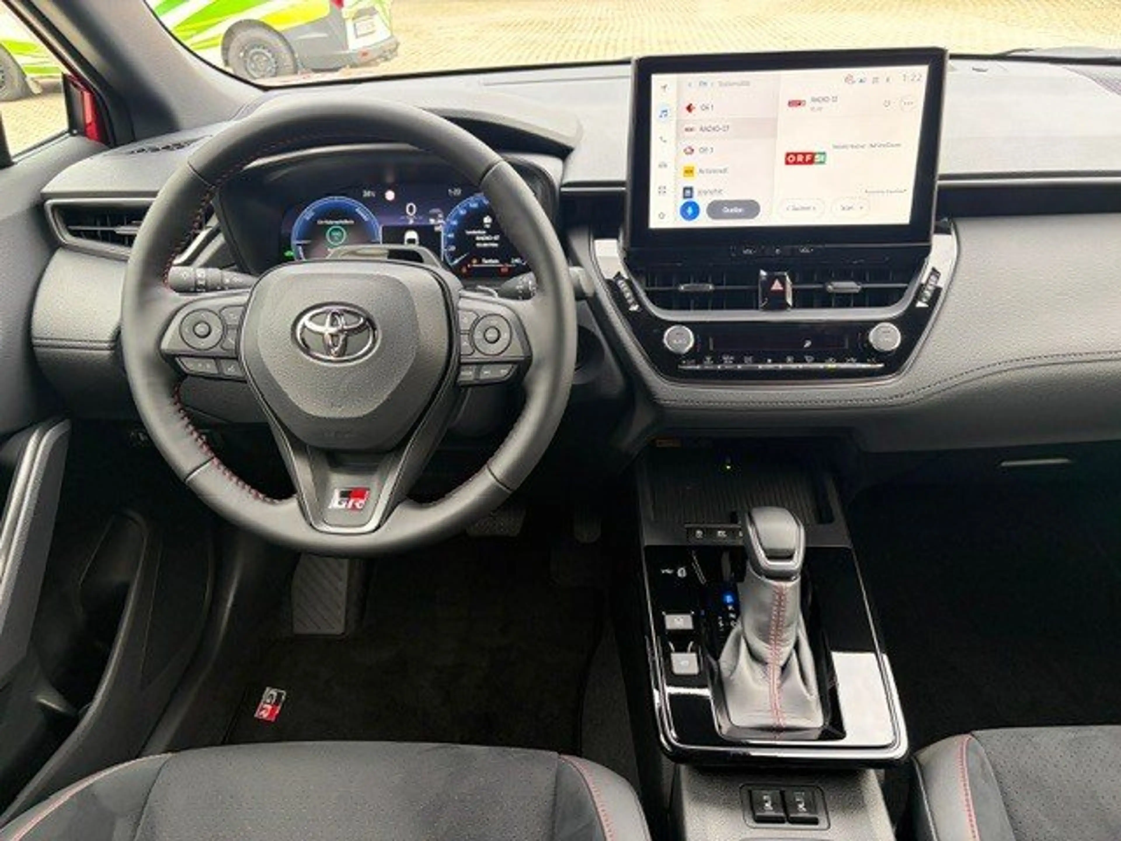 Toyota Corolla Cross 2,0 Hybrid AWD GR Sport — photo 15
