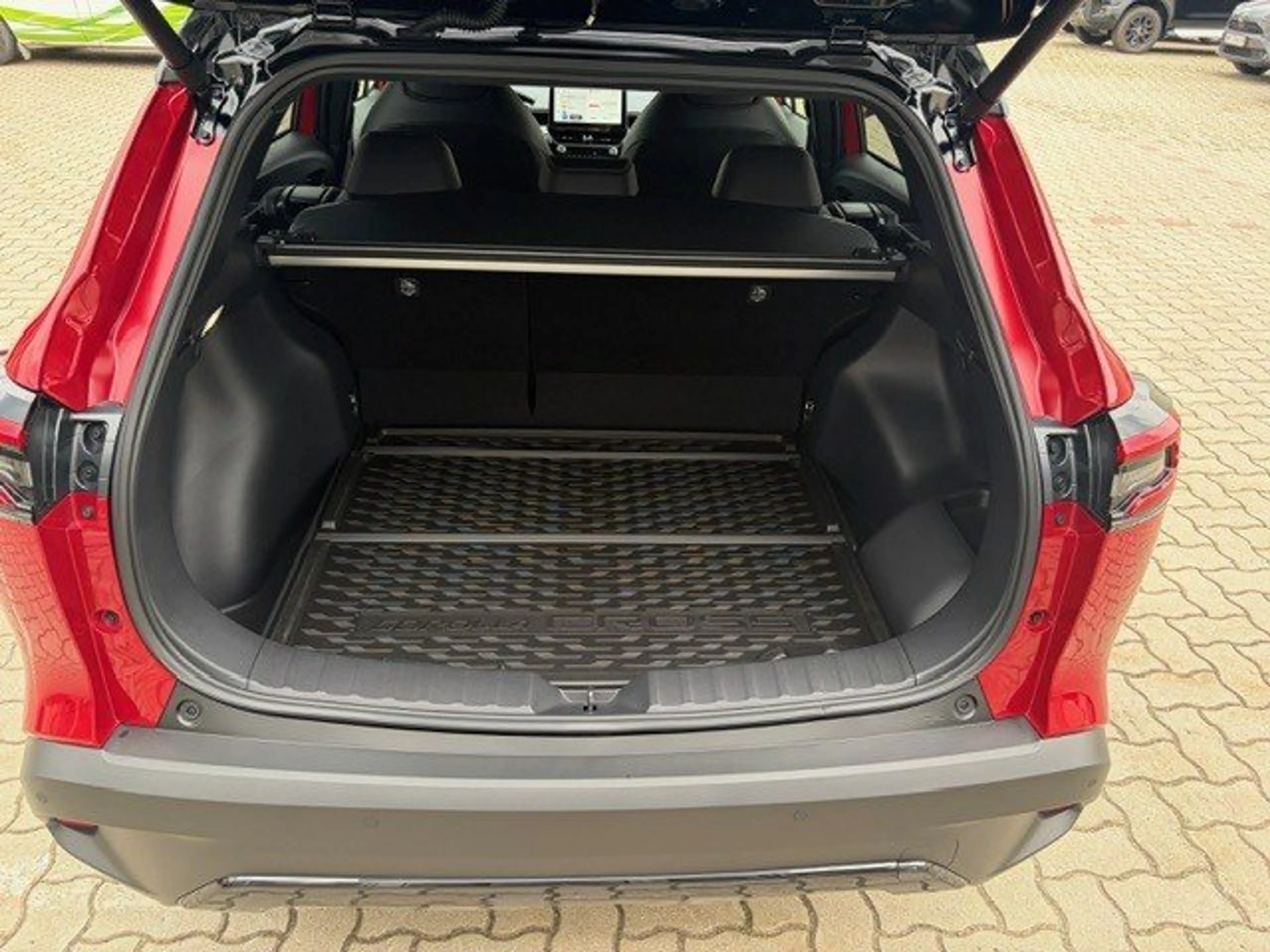 Toyota Corolla Cross 2,0 Hybrid AWD GR Sport — photo 7