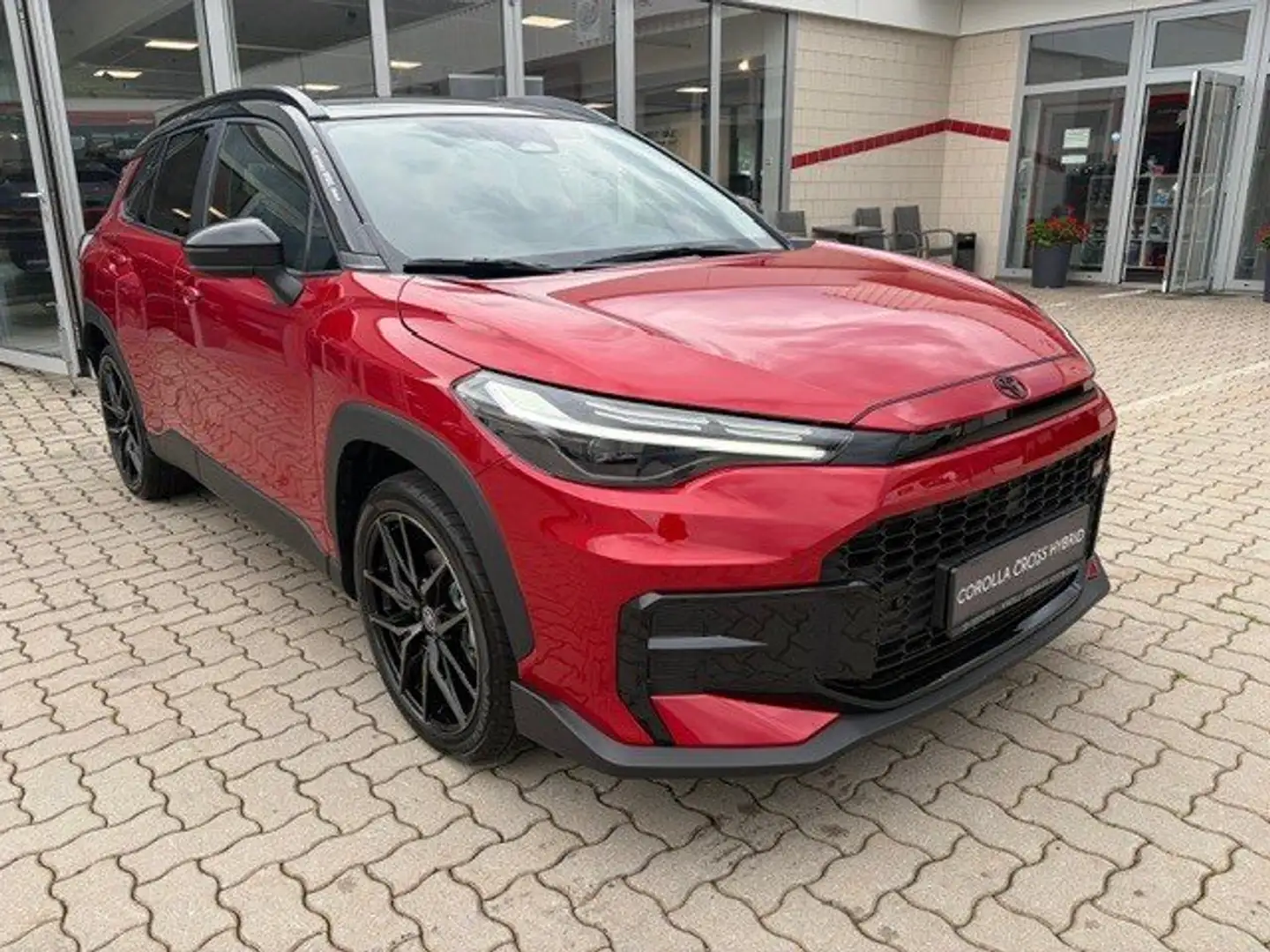 Toyota Corolla Cross 2,0 Hybrid AWD GR Sport Rot - 1