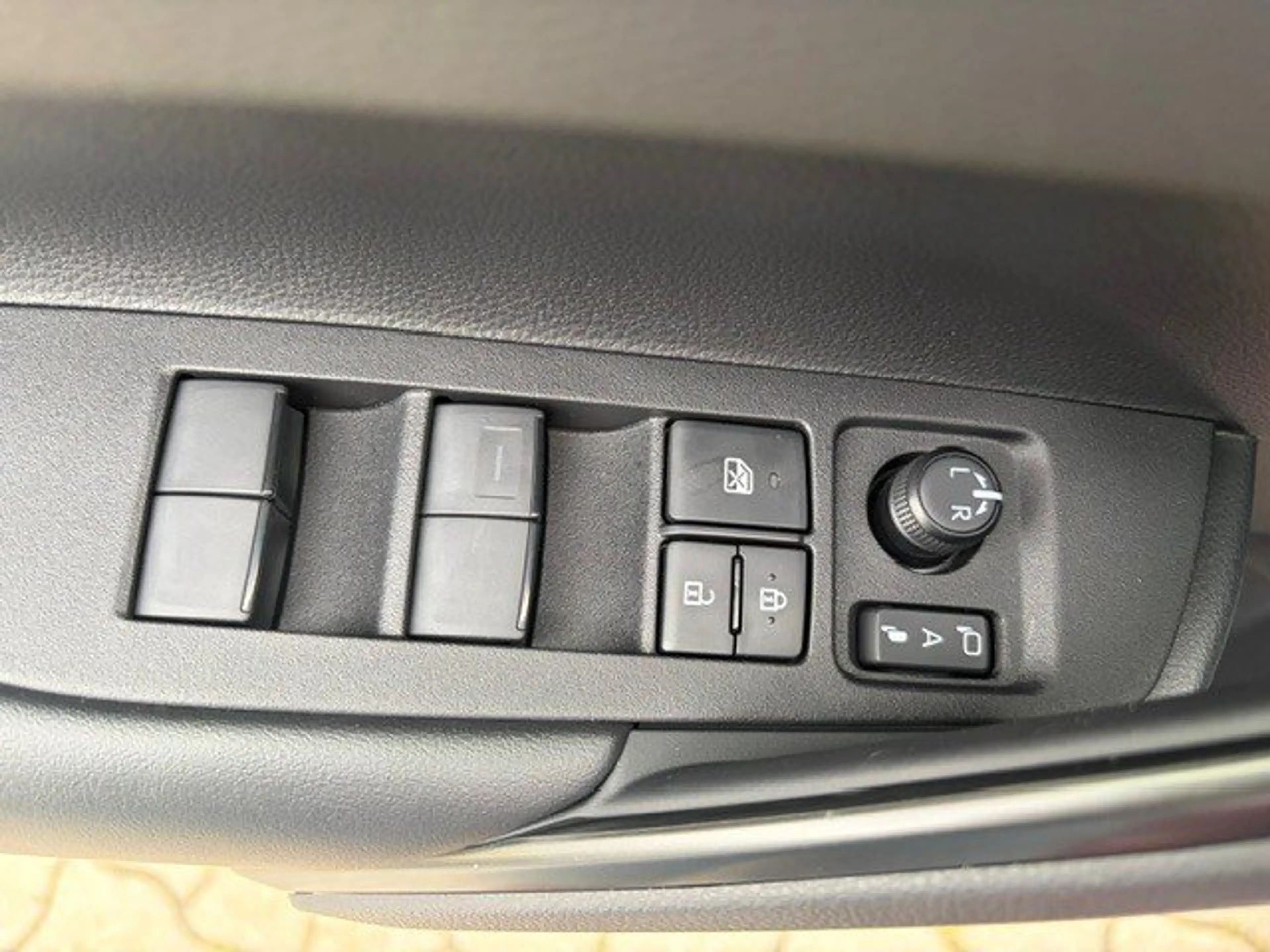 Toyota Corolla Cross 2,0 Hybrid AWD GR Sport — photo 13