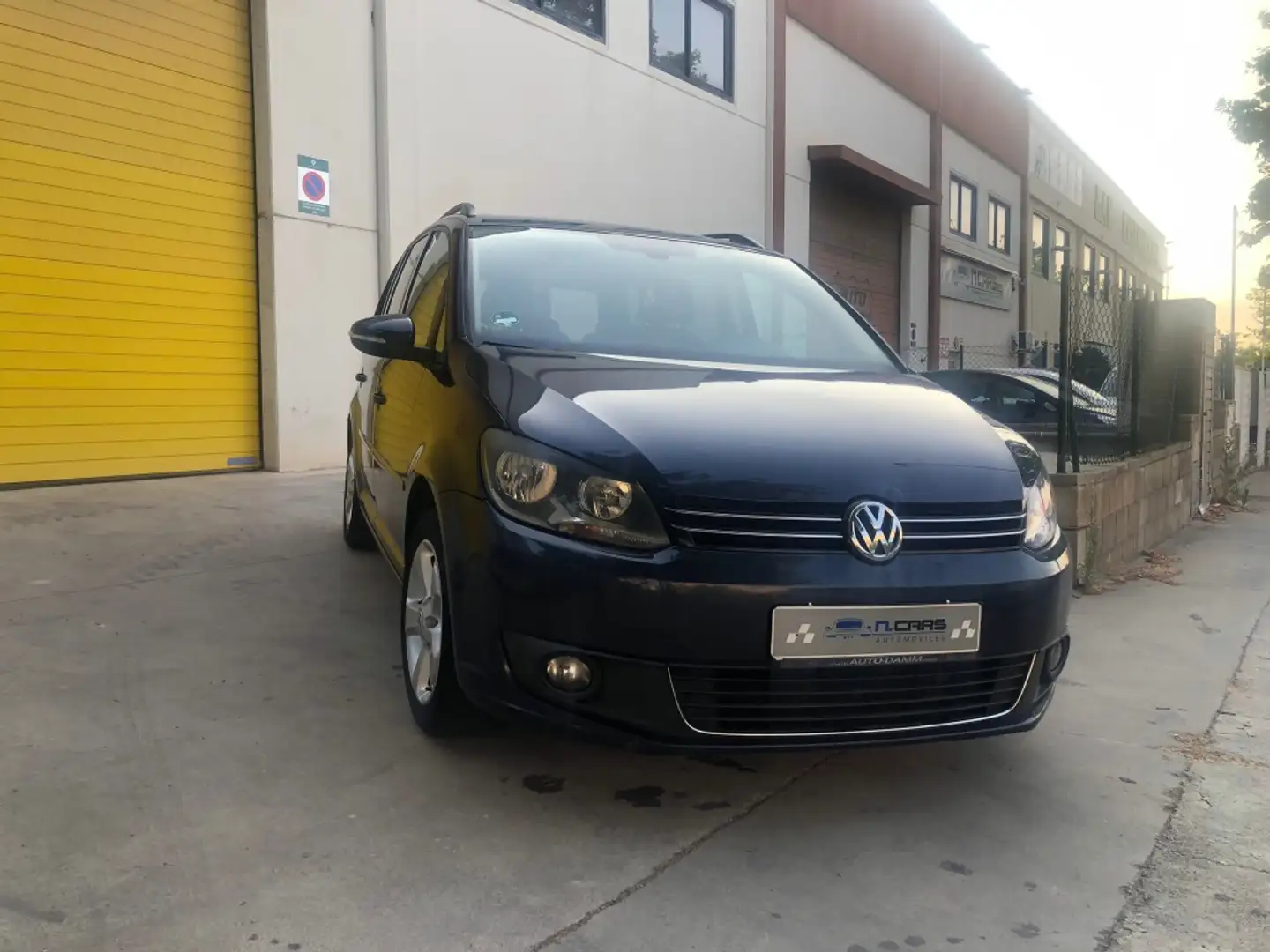 Volkswagen Touran 1.6TDI Edition BMT 105 Bleu - 1