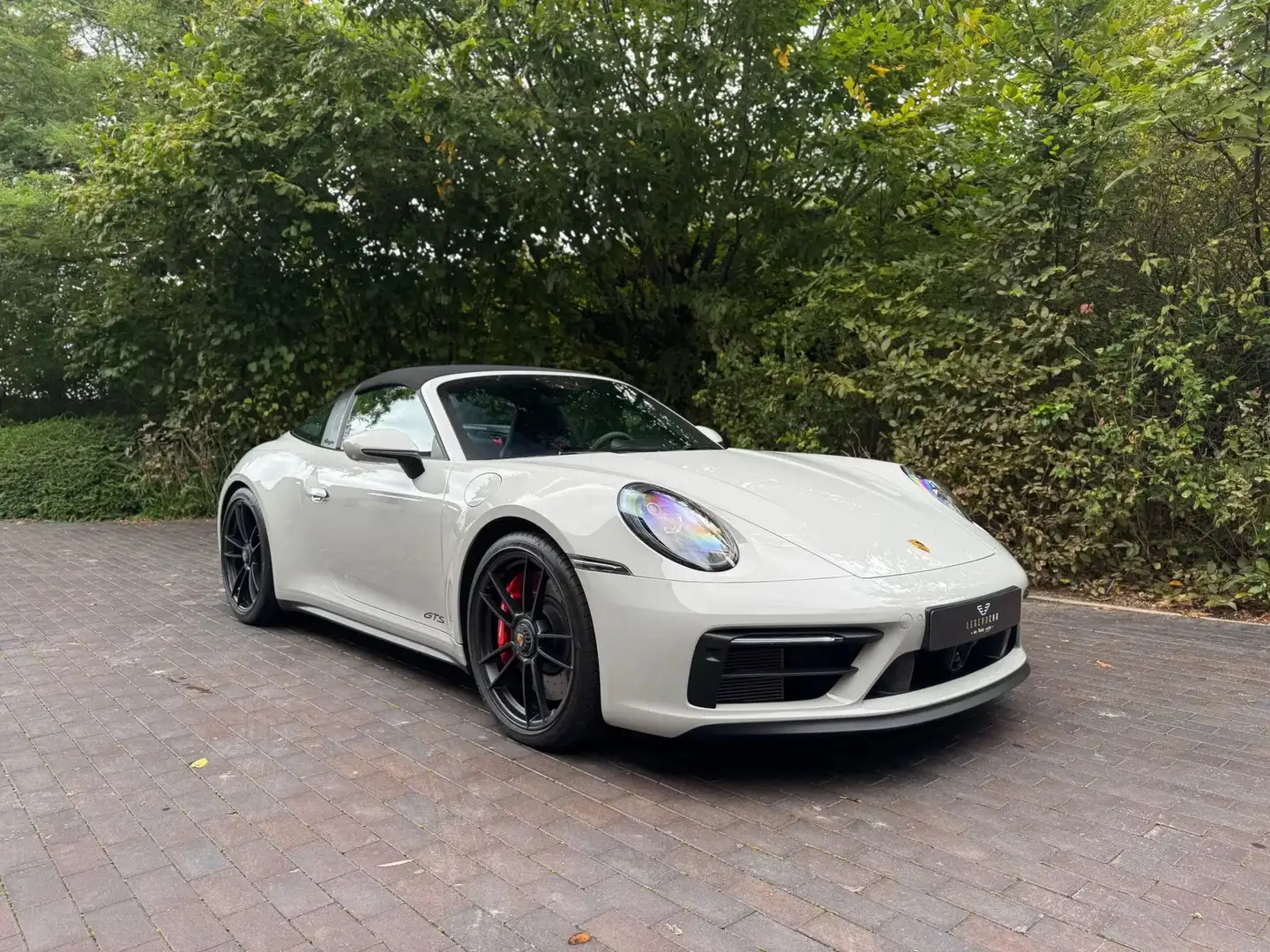Porsche 992 911 Carrera 4 Targa GTS PDK GTS Grau - 2