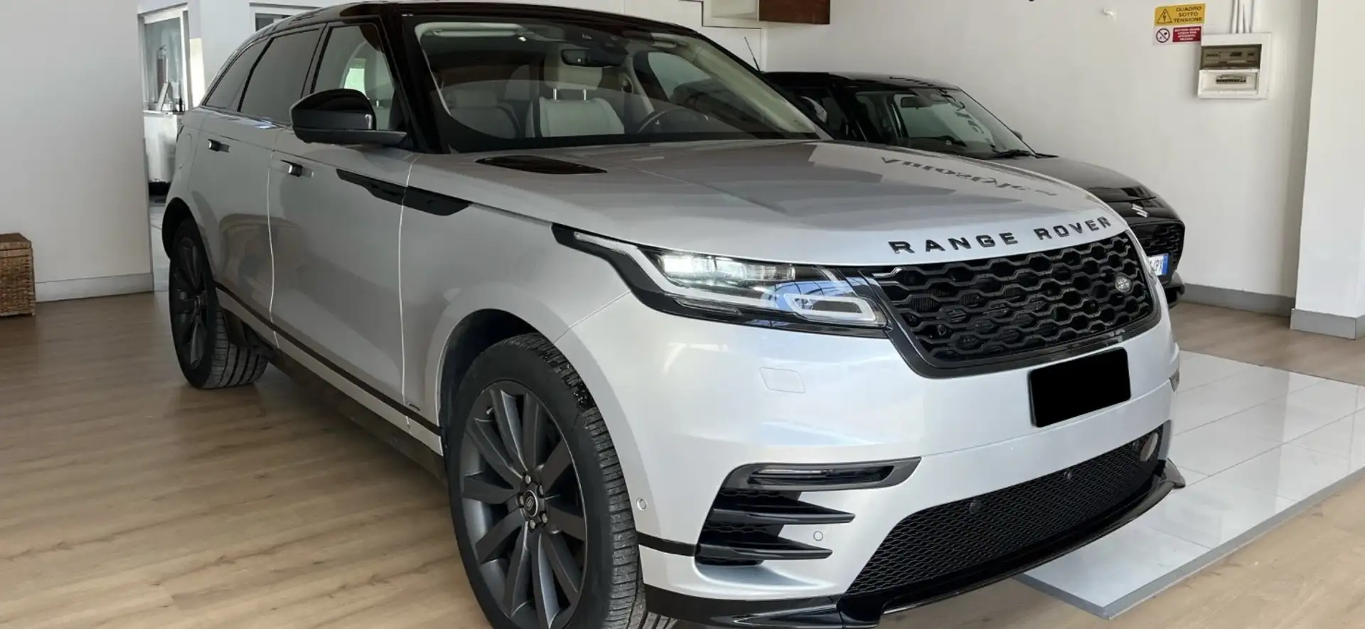 Land Rover Range Rover Velar 3.0d V6 R-Dynamic HSE 300cv auto my19 - 1