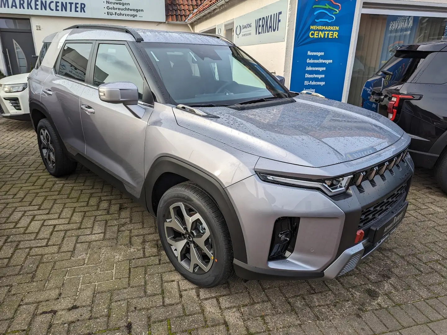 SsangYong Torres Quartz 1.5 T-GDi Autom. 2WD Grau - 1