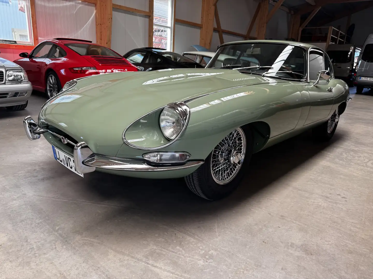 Jaguar E-Type 4.2 Litre Serie 1.5 FHC Verde - 1