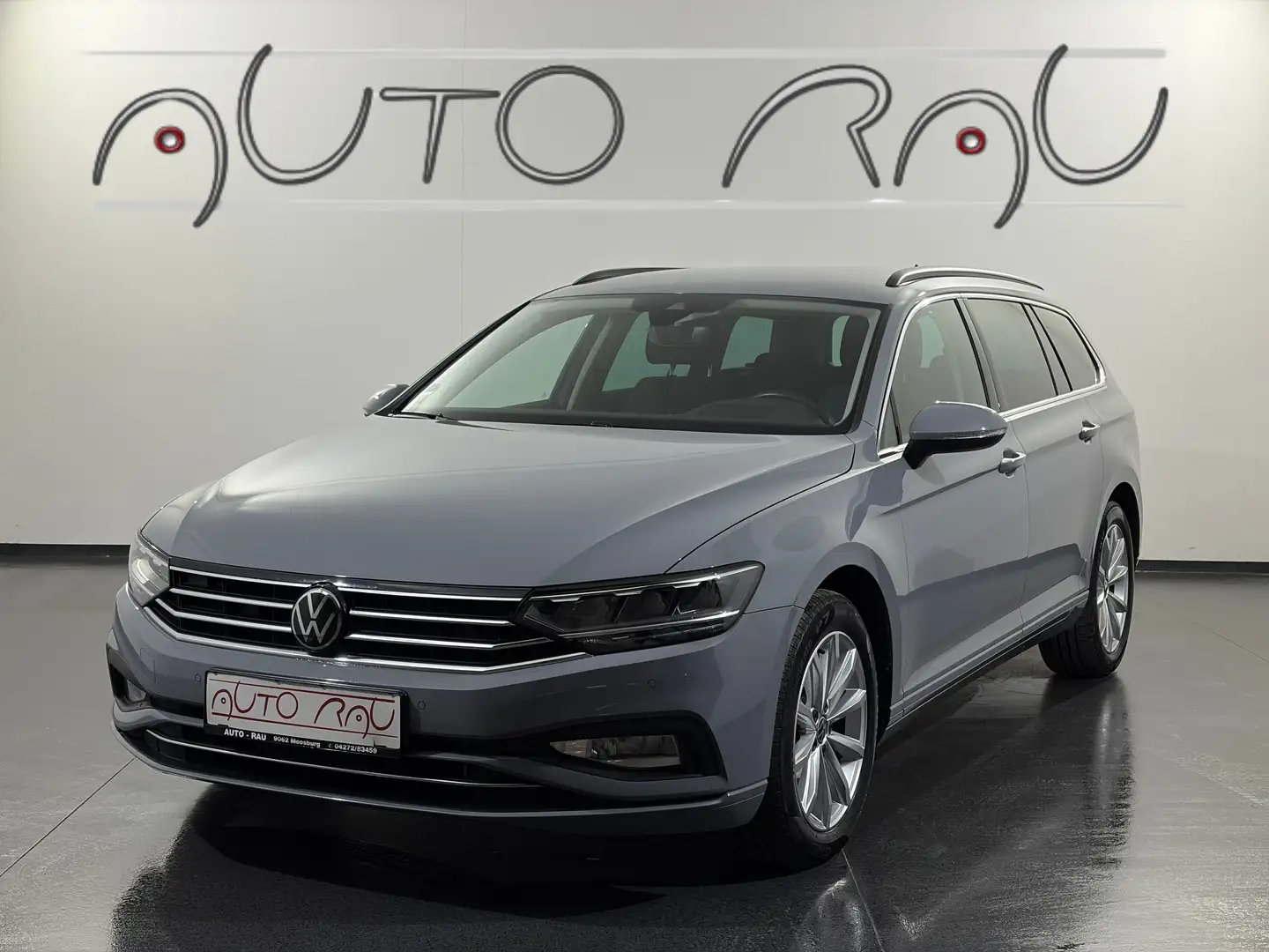 Volkswagen Passat Variant 2.0 TDI SCR Business 4Motion DSG Grau - 1