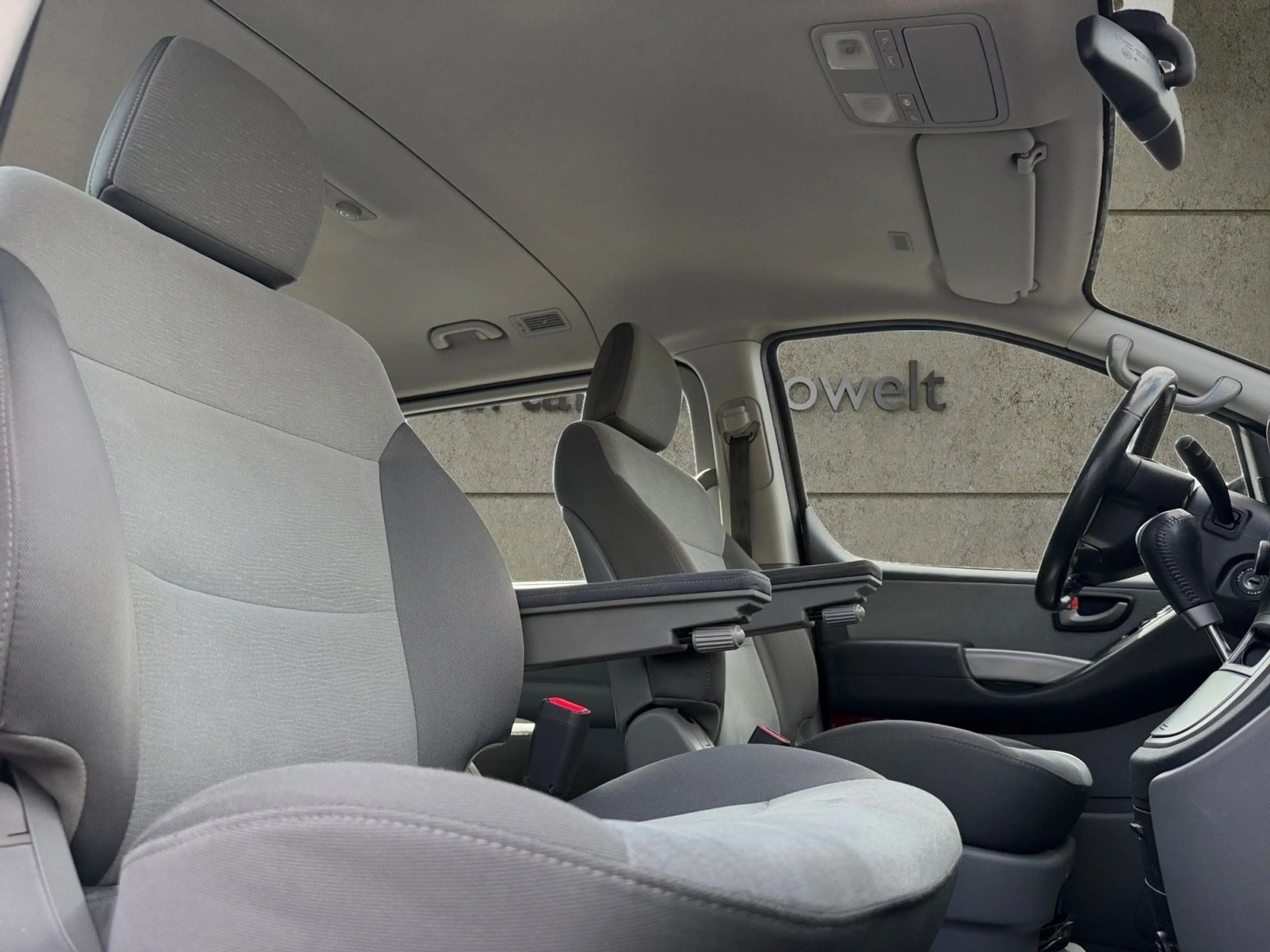Hyundai H-1 Travel Comfort *AUTOM.*NAVI*SHZ*RFK*TÜV NEU* — photo 15