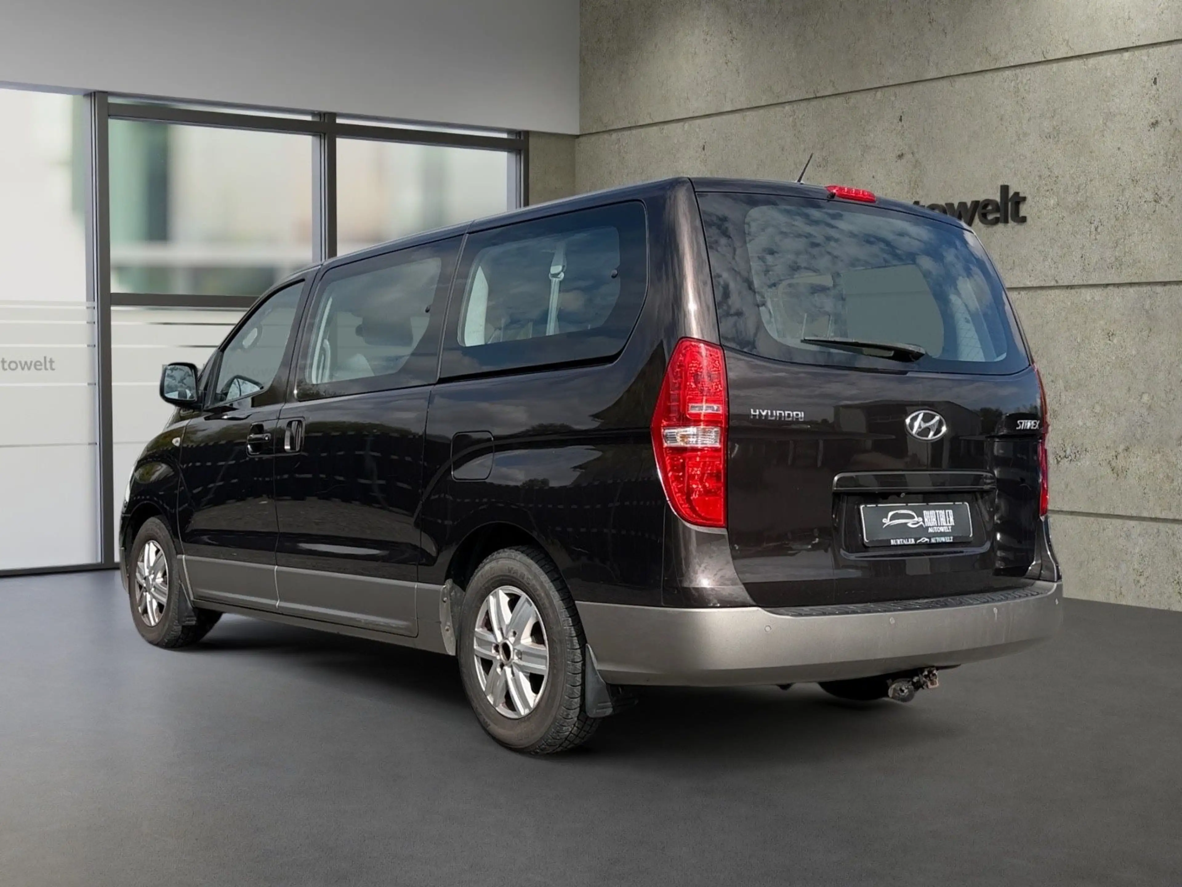 Hyundai H-1 Travel Comfort *AUTOM.*NAVI*SHZ*RFK*TÜV NEU* — photo 3