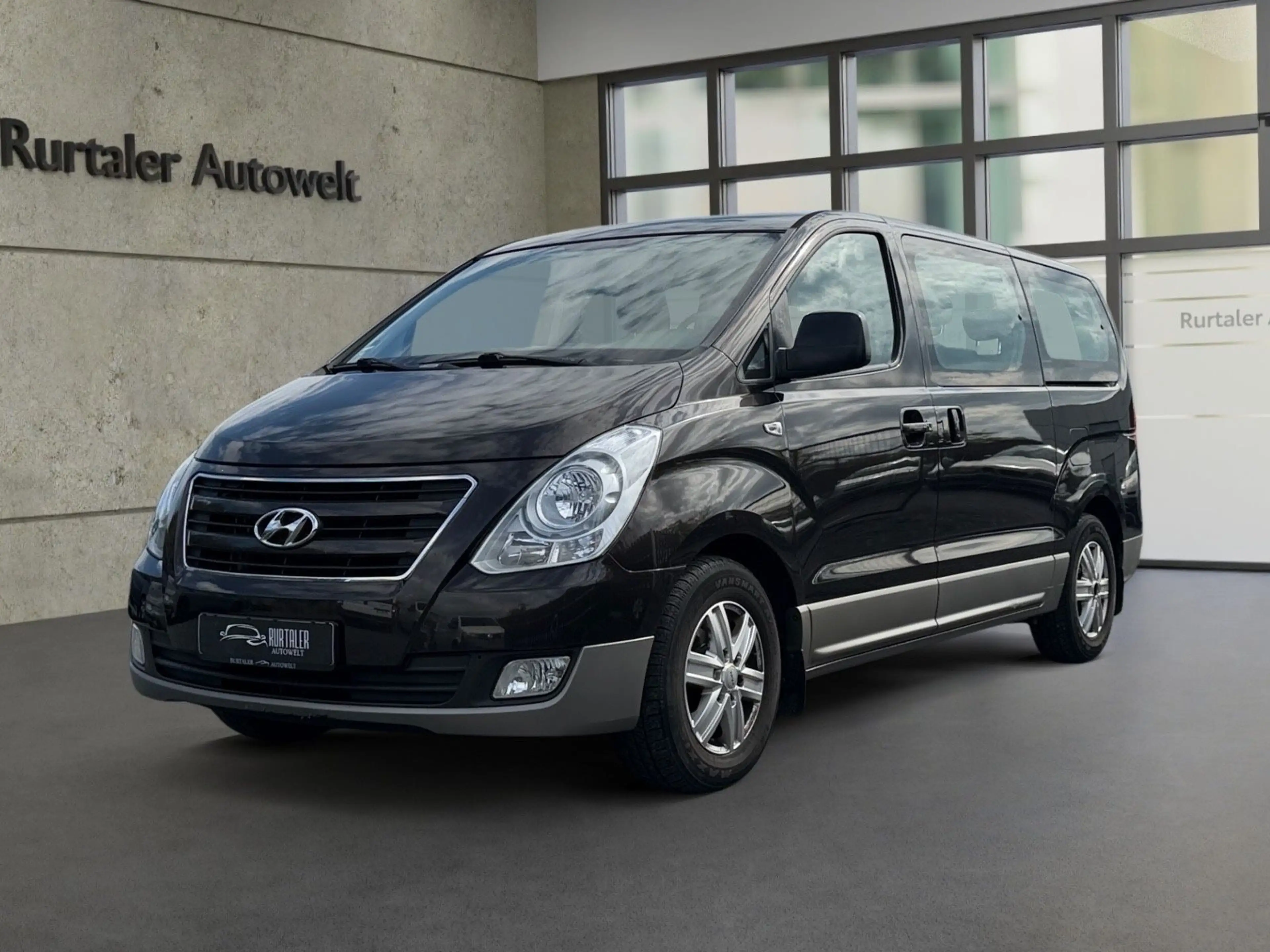 Hyundai H-1 Travel Comfort *AUTOM.*NAVI*SHZ*RFK*TÜV NEU*