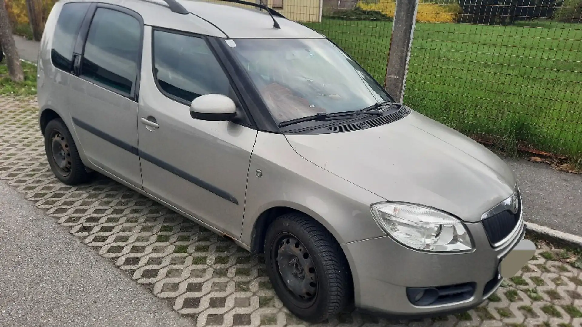 Skoda Roomster Roomster Style 1,4 Style Grau - 1