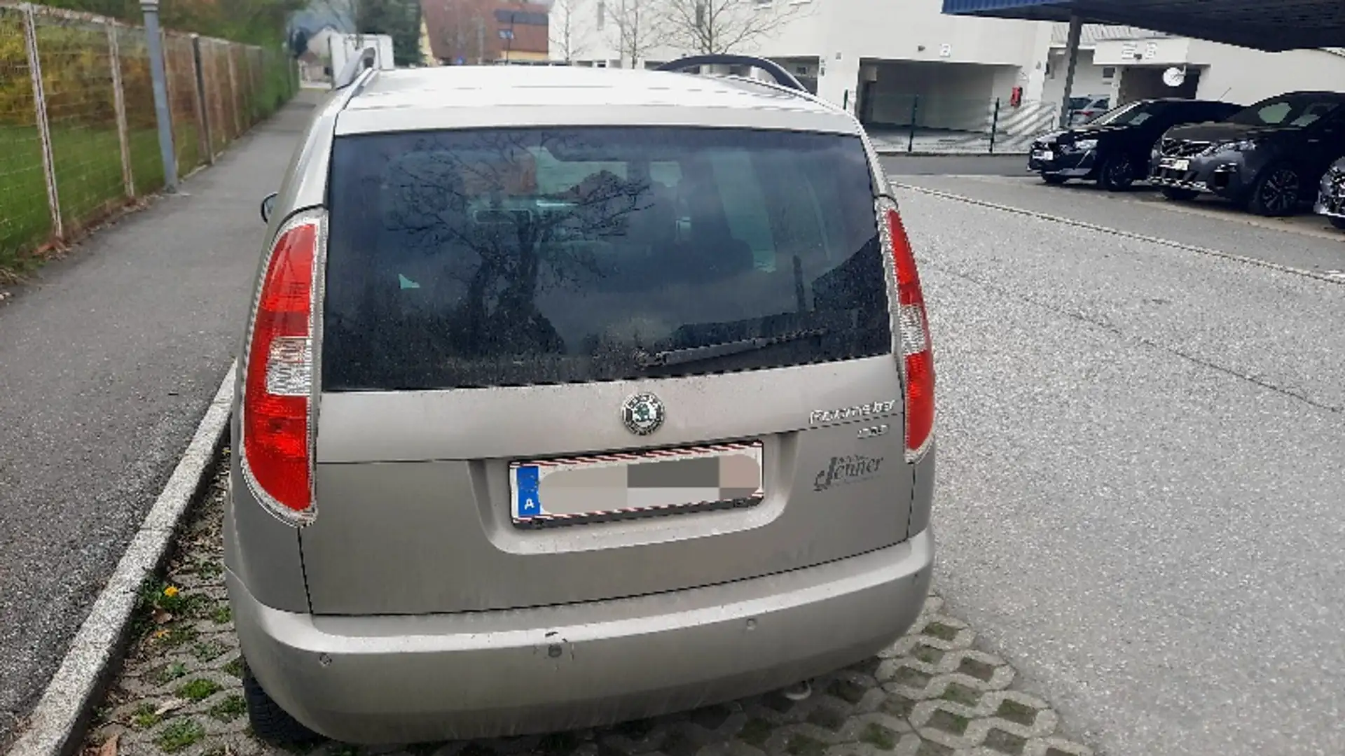 Skoda Roomster Roomster Style 1,4 Style Grau - 2